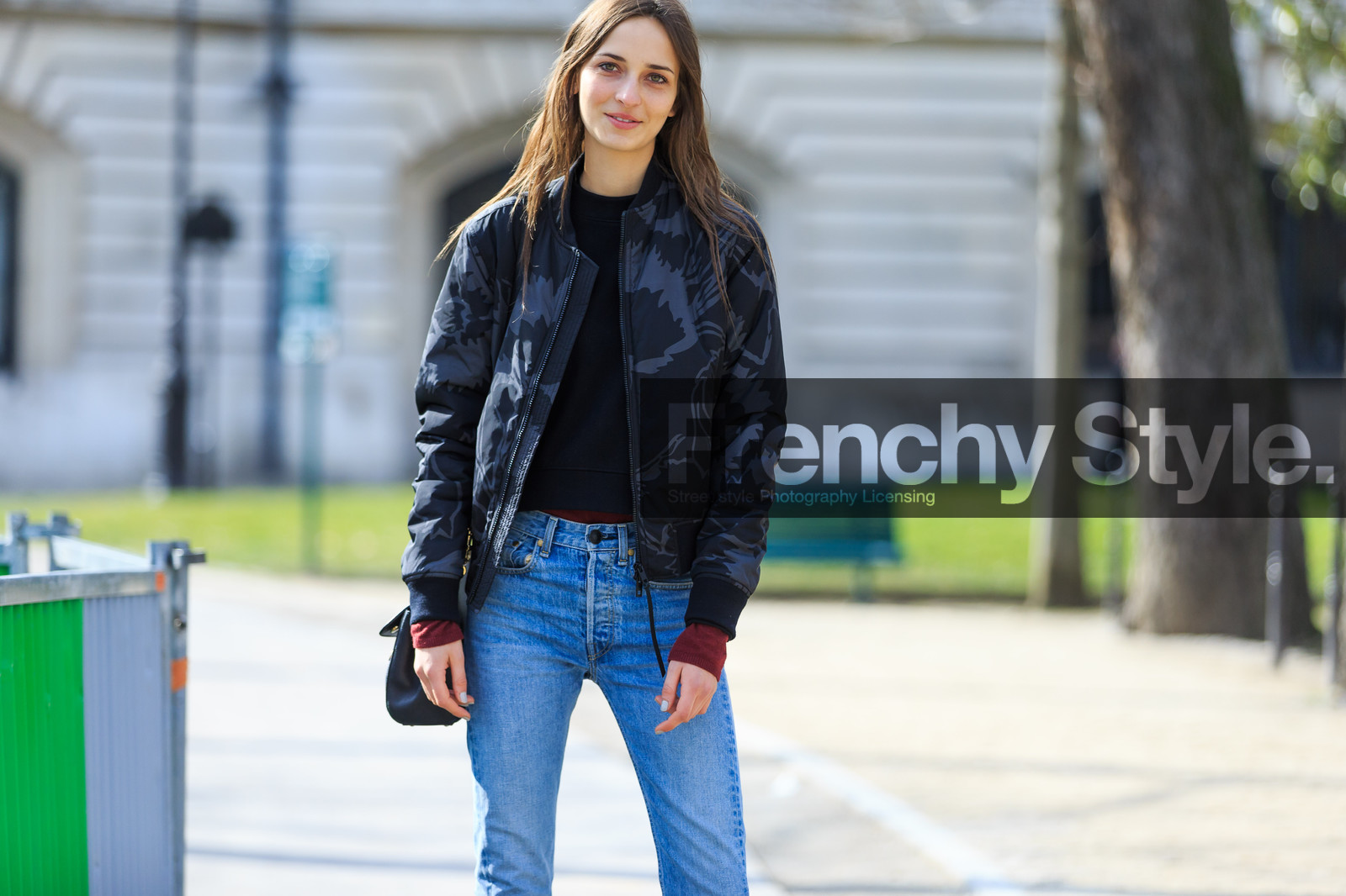atmosphere details, AUTUMN WINTER 2016-2017, AW 16-17, black jacket, black sweater, blue denim, bomber jacket, denim pants, detail, FALL WINTER 2016-2017, fashion week, frenchystyle, FW, FW 16-17, horizontal, jeans, jonathan paciullo, long hair, model, PARIS, PFW, printed jacket, street style, trousers, waleska gorczevski