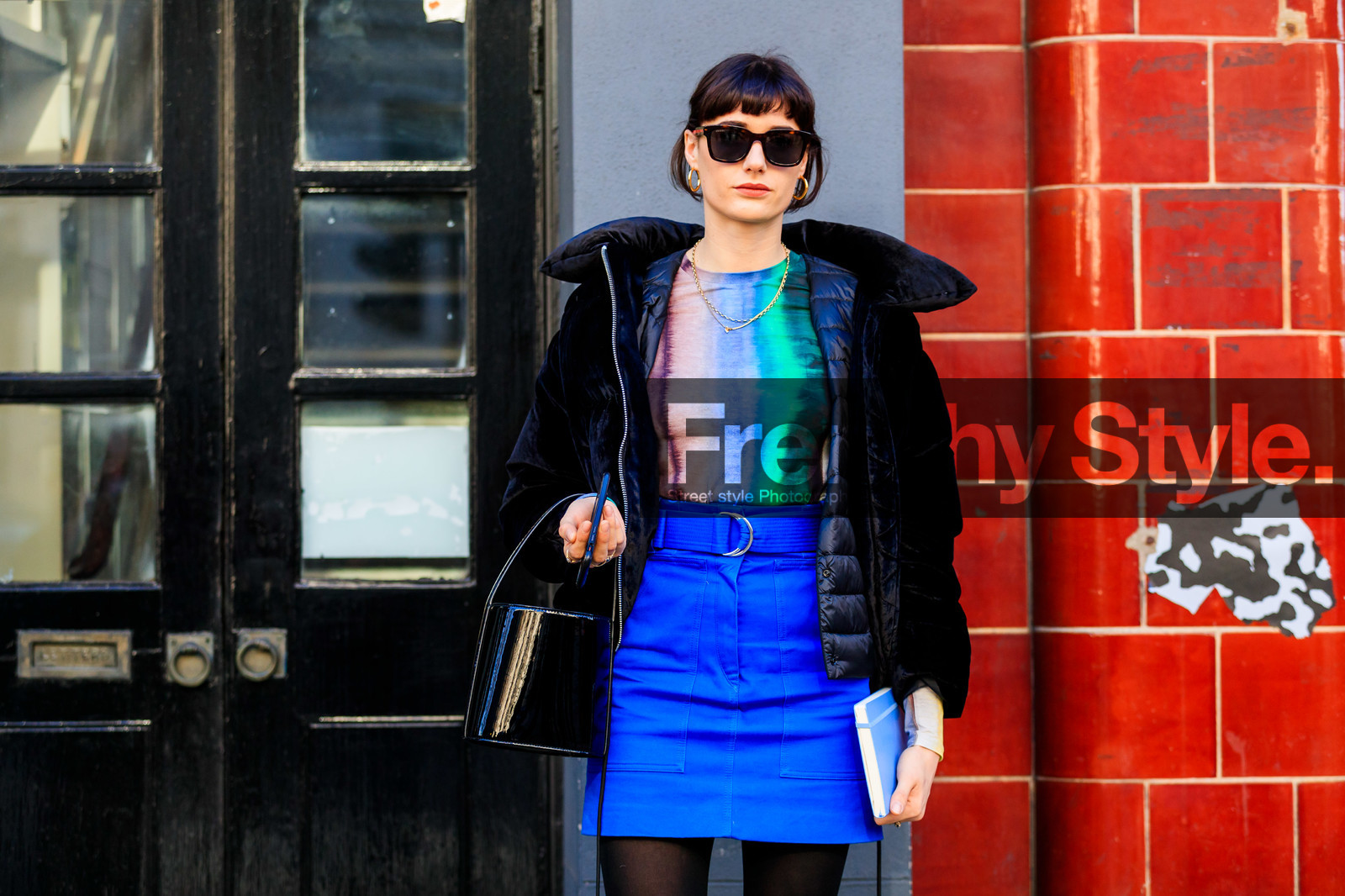black bag, black jacket, blue skirt, blue t shirt, down jacket, leather bag, necklace, sunglasses, tie & die, tights, velvet, fashion week, frenchystyle, FW, jonathan paciullo, street style, LFW, LONDON, AUTUMN WINTER 2019-2020, AW 19-20, FW 19-20, FALL WINTER 2019-2020, horizontal, atmosphere details, detail