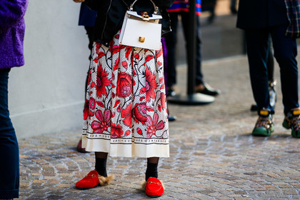 floral, flowers, fur shoes, graphic skirt, gucci, leather shoes, loafers, printed skirt, red shoes, white skirt, fashion week, frenchystyle, FW, jonathan paciullo, street style, MFW, MILAN, AUTUMN WINTER 2019-2020, AW 19-20, FALL WINTER 2019-2020, FW 19-20, atmosphere details, detail, horizontal