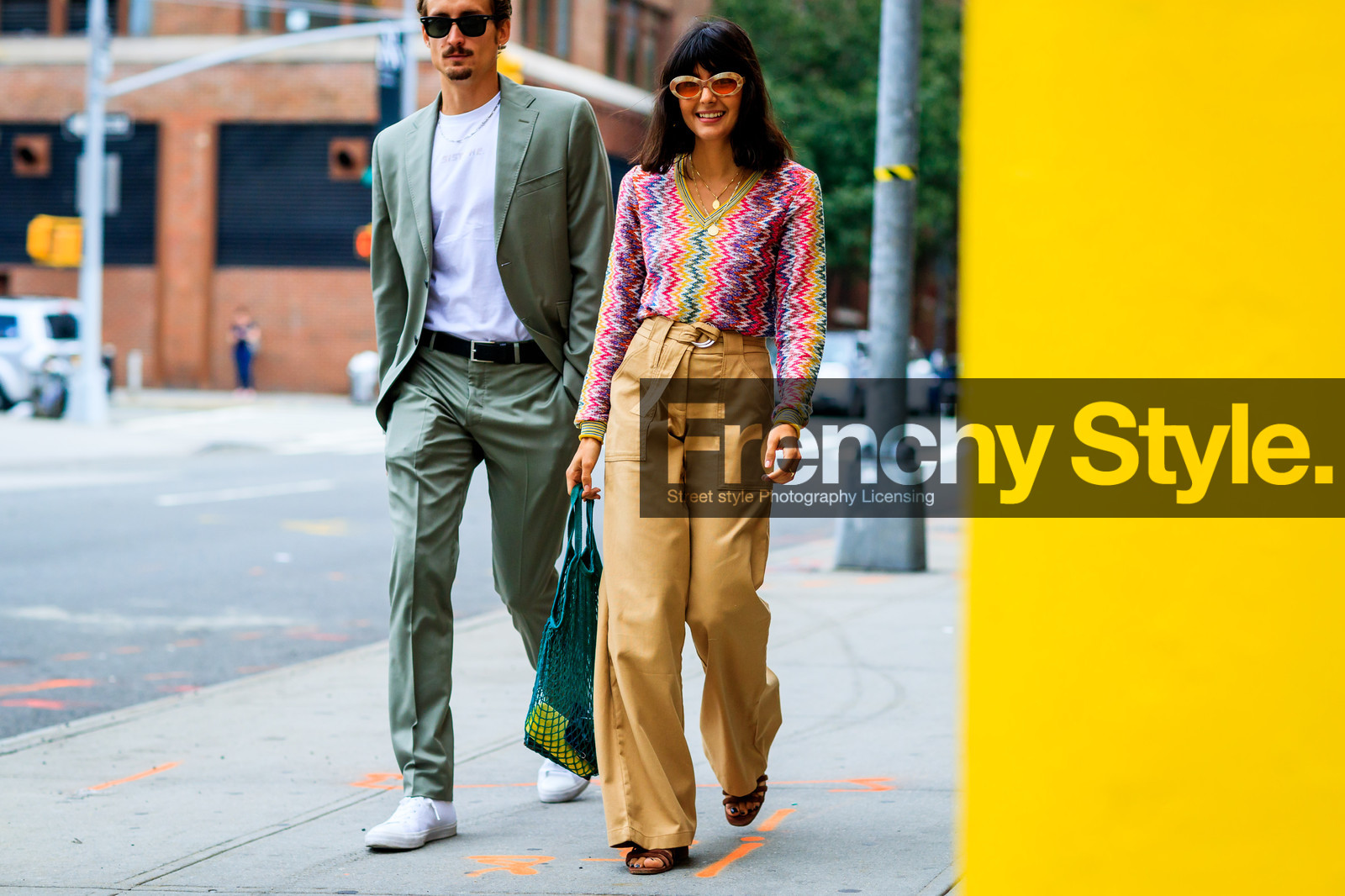 atmosphere details, beige pants, black bag, brown shoes, fashion week, frenchystyle, full length, FW, high waist, horizontal, jonathan paciullo, multicolor sweater, net shopper, NEW YORK, NYFW, SPRING SUMMER 2018, SS 18, street style, sunglasses, trousers