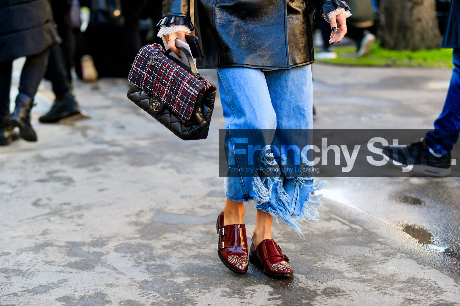atmosphere details, AUTUMN WINTER 2017-2018, AW 17-18, black bag, black jacket, blue denim, chanel handbag, chloe, denim pants, detail, FALL WINTER 2017-2018, fashion week, frenchystyle, FW, FW 17-18, horizontal, jeans, jonathan paciullo, leather bag, leather shoes, loafers, negin mirsalehi, PARIS, PFW, plaid, red shoes, ripped pants, street style, studs, tartan, trousers, tweed bag