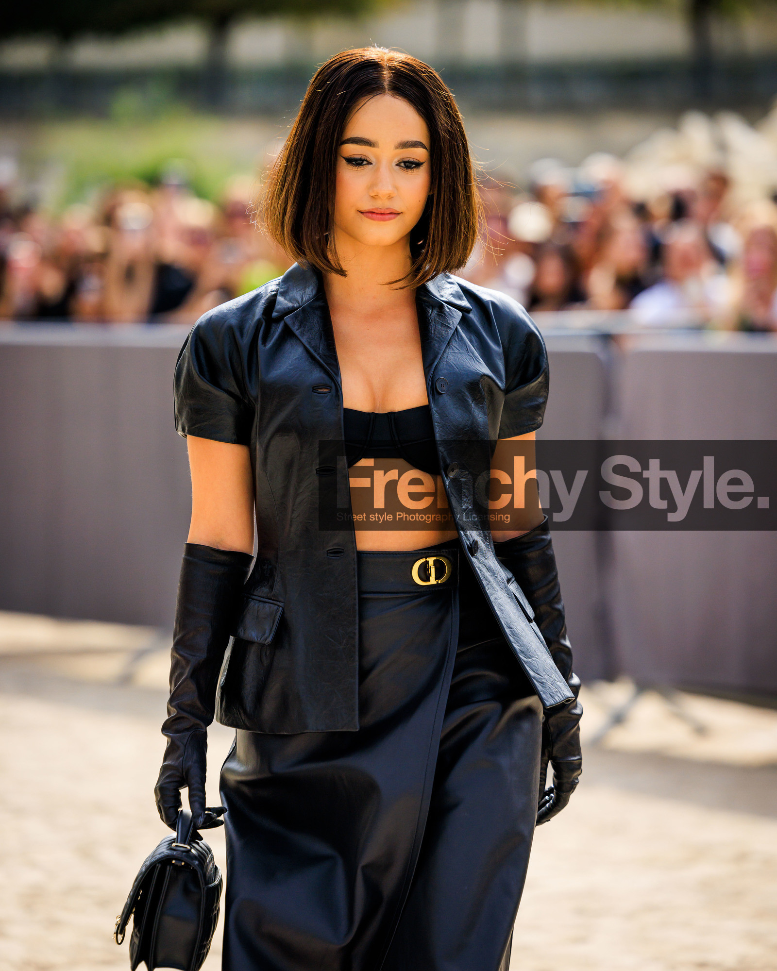 fashion week, frenchystyle, FW, jonathan paciullo, street style, PFW, PARIS, SPRING SUMMER 2024, SS 24, vertical, atmosphere details, detail