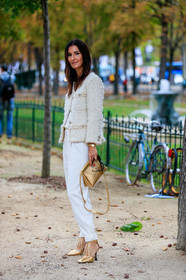 chanel bag, chanel jacket, chanel shoes, chanel total look, white jacket, white pants, carrot pants, golden jacket, golden bag, golden shoes, golden sandals, high heels sandals, high heels shoes, quilted bag, sharp end shoes, golden watch, cartier watch, panthere cartier watch, tweed jacket, PARIS, PFW, SPRING SUMMER 2020, SS 20, fashion week, frenchystyle, FW, jonathan paciullo, street style, vertical, full length