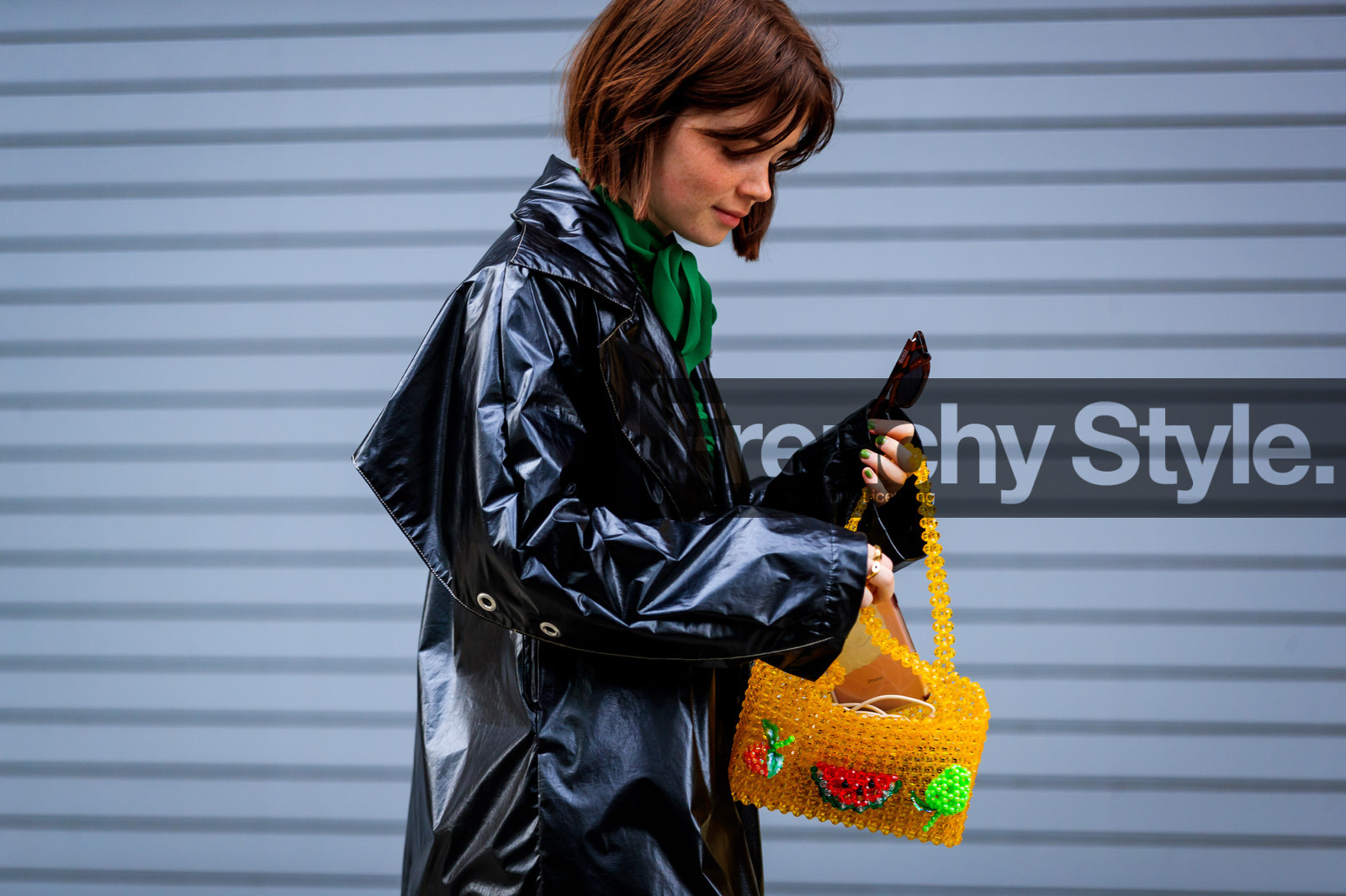 black coat, graphic bag, leather bag, leather coat, orange bag, printed bag, street style, jonathan paciullo, FW, frenchystyle, fashion week, NYFW, NEW YORK, AUTUMN WINTER 2018-2019, AW 18-19, FALL WINTER 2018-2019, FW 18-19, atmosphere details, horizontal, detail, molly and reese blustein