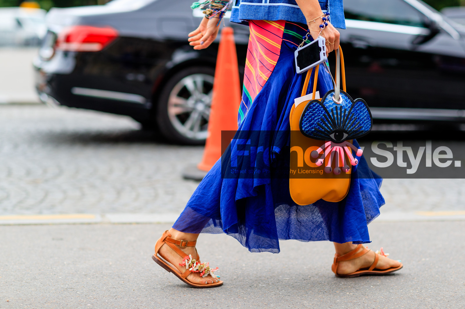 atmosphere details, AUTUMN WINTER 2016-2017, AW 16-17, blue skirt, brown sandals, camel bag, camel sandals, detail, FALL WINTER 2016-2017, fashion week, frenchystyle, fun bag, FW, FW 16-17, graphic bag, HAUTE COUTURE, horizontal, jonathan paciullo, kenzo, leather bag, leather shoes, MENSWEAR, PARIS, PFW, street style