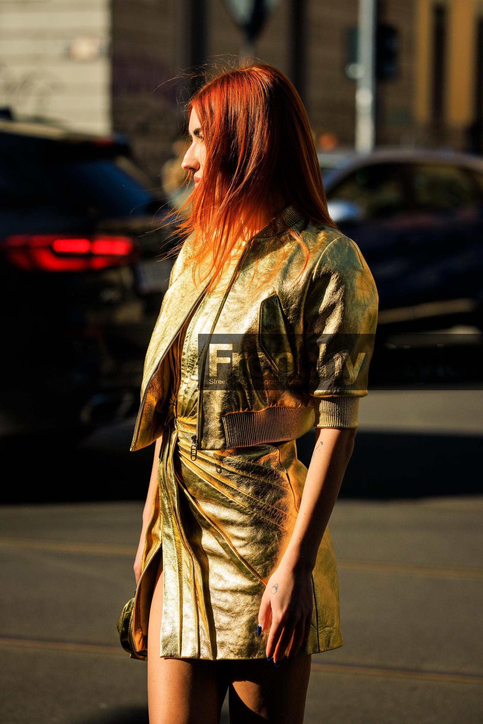 golden dress, mini dress, heeled sandals, golden mini bag, fendi mini bag, fendi, patricia manfield, fashion week, frenchystyle, FW, jonathan paciullo, street style, MFW, MILAN, FALL WINTER 2022_2023, AUTUMN WINTER 2022-2023, FW 22-23, vertical, atmosphere details
