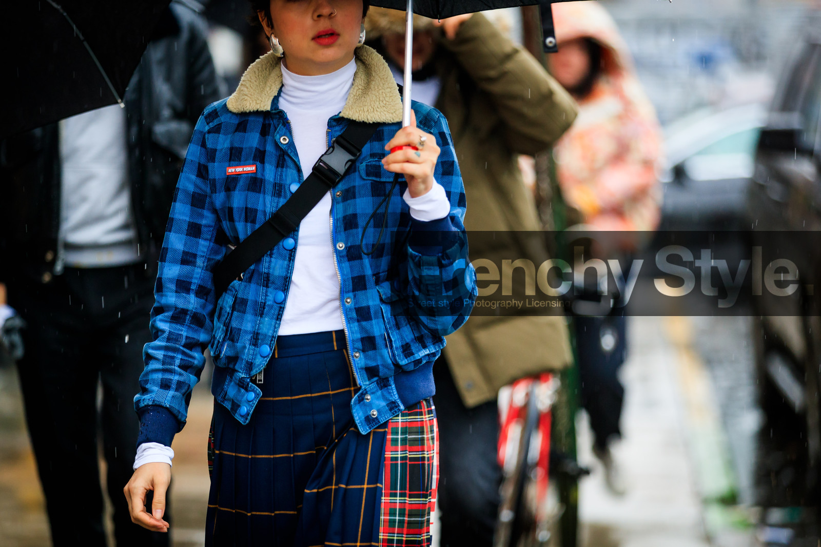 blue jacket, blue skirt, checked, checked jacket, earrings, fur collar, graphic jacket, graphic skirt, plaid, pleated skirt, printed jacket, printed skirt, red skirt, tartan, umbrella, white sweater, street style, jonathan paciullo, FW, frenchystyle, fashion week, NYFW, NEW YORK, AUTUMN WINTER 2018-2019, AW 18-19, FALL WINTER 2018-2019, FW 18-19, atmosphere details, horizontal, detail
