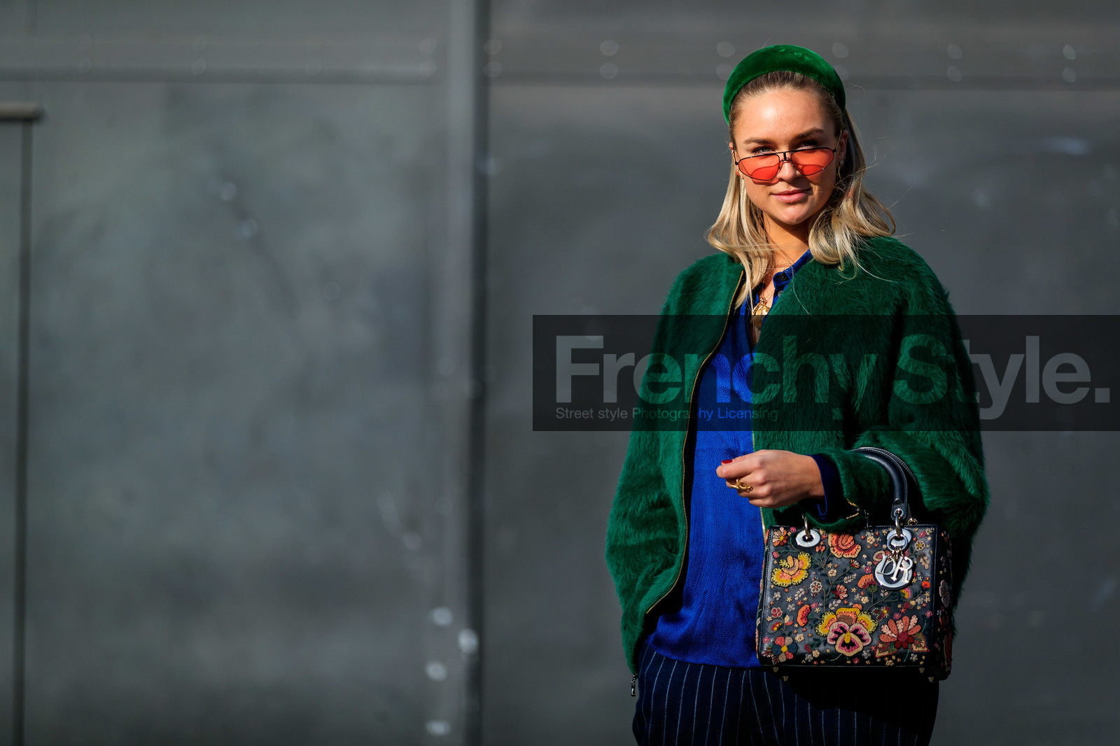 black bag, blue sweater, bomber jacket, christian dior, floral, flowers, fur jacket, graphic bag, graphic pants, green fur, green jacket, headband, leather bag, multicolor bag, printed bag, printed pants, sunglasses, trousers, LONDON, LFW, fashion week, frenchystyle, FW, jonathan paciullo, street style, AUTUMN WINTER 2019-2020, AW 19-20, FW 19-20, FALL WINTER 2019-2020, horizontal, atmosphere details, detail