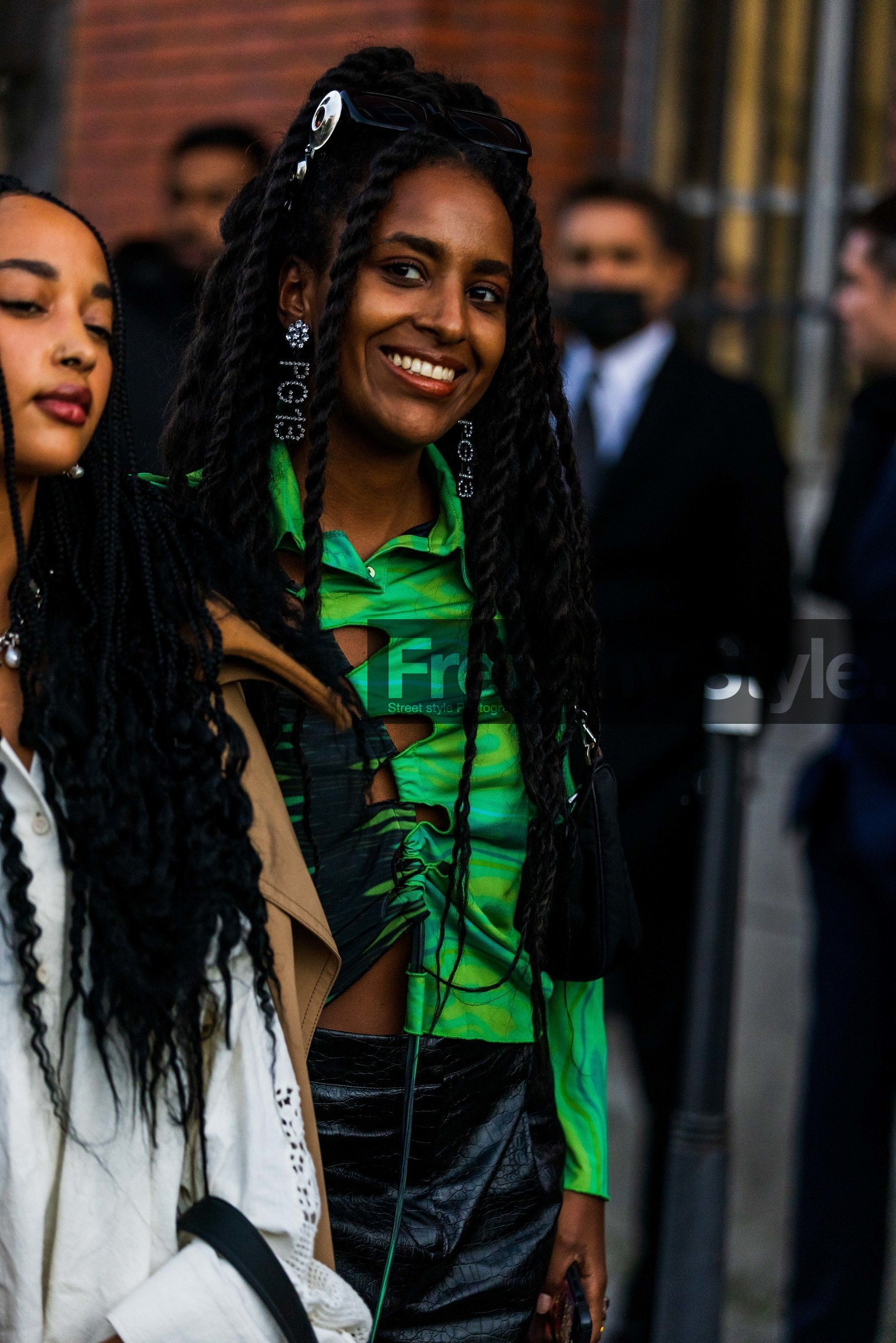 black skirt, clip, cut out top, earrings, fluo green top, green top, hairstyle, silver clip, statement earrings, strass earrings, twisted hair, Winta Ghebre, street style, jonathan paciullo, FW, frenchystyle, fashion week, PFW, PARIS, SPRING SUMMER 2022, SS 22, vertical, atmosphere details