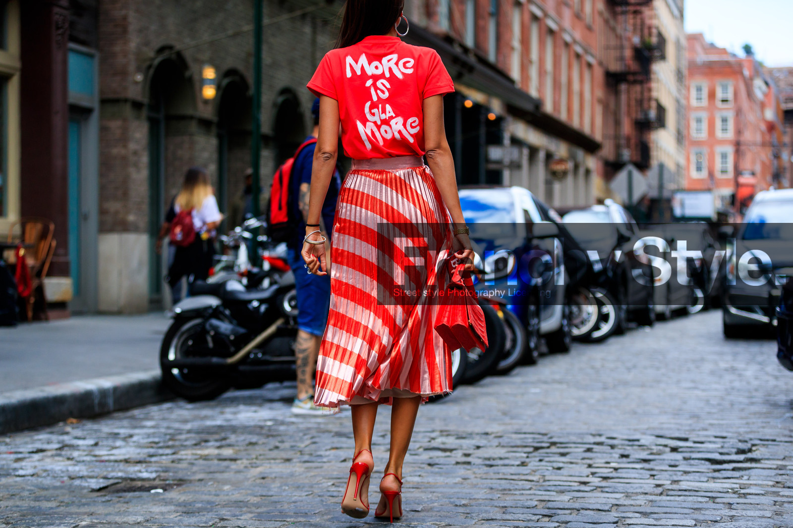 atmosphere details, detail, fashion week, frenchystyle, FW, giovanna battaglia, high heels, horizontal, jonathan paciullo, leather bag, leather shoes, metallic skirt, NEW YORK, NYFW, pleated skirt, printed skirt, printed t shirt, red bag, red shoes, red skirt, red t shirt, SPRING SUMMER 2018, SS 18, street style, striped skirt, sunglasses