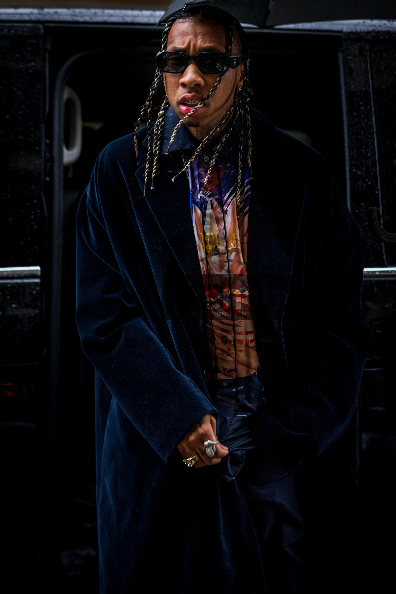 black sunglasses, coat, color, menswear, multicolor, navy coat, navy shirt, orange shirt, printed shirt, ring, shirt, sunglasses, Tyga, velvet coat, fashion week, frenchystyle, FW, jonathan paciullo, street style, PFW, PARIS, SPRING SUMMER 2022, SS 22, vertical, atmosphere details