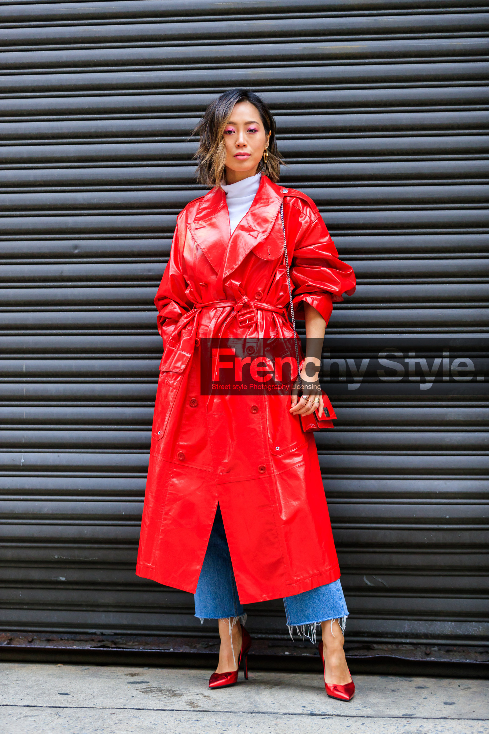 blue denim, denim pants, high heels, jeans, leather bag, leather coat, leather shoes, red bag, red coat, red shoes, trench coat, trousers, street style, jonathan paciullo, FW, frenchystyle, fashion week, NYFW, NEW YORK, AUTUMN WINTER 2018-2019, AW 18-19, FALL WINTER 2018-2019, FW 18-19, vertical, full length, aimee song