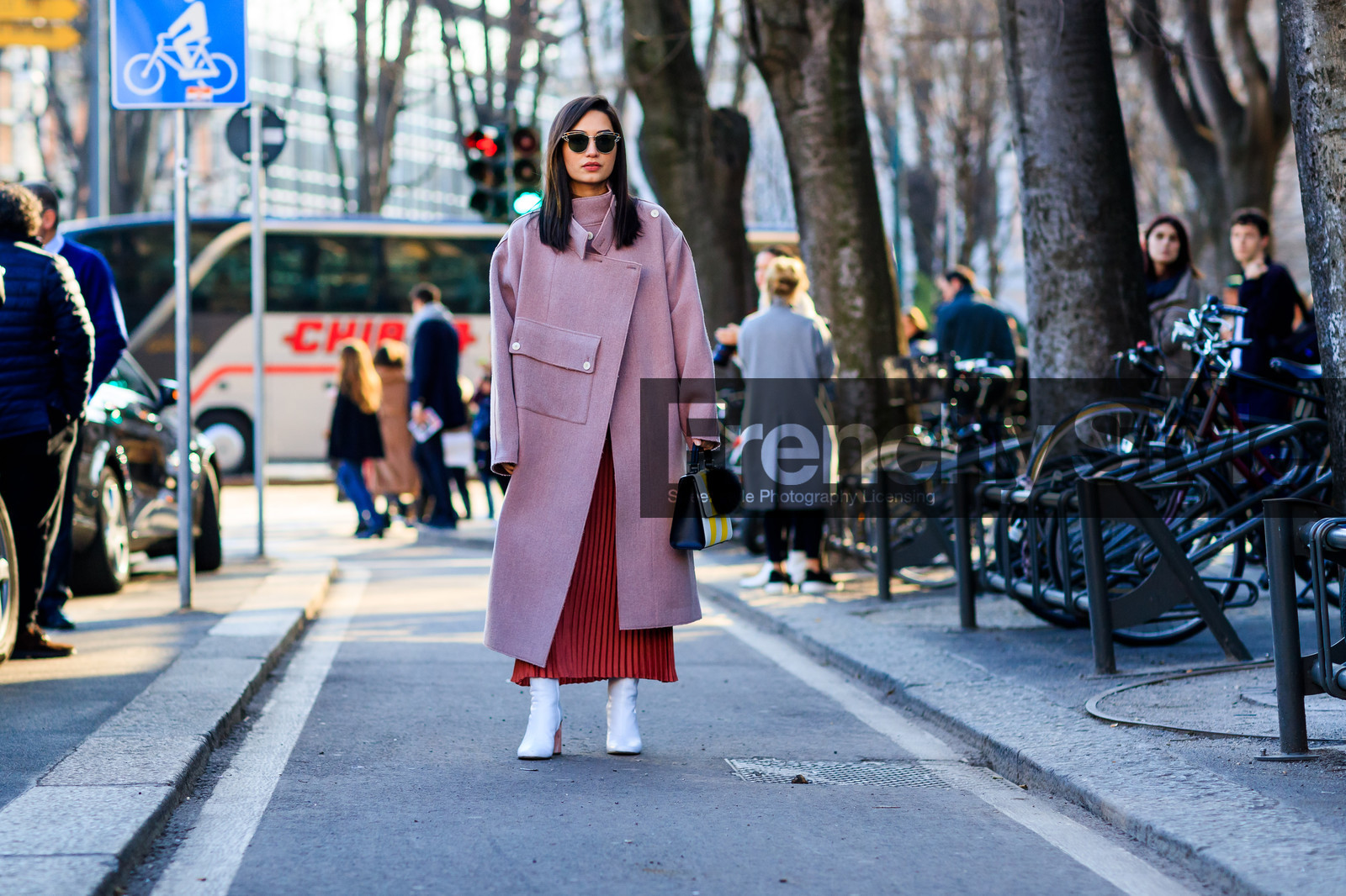 atmosphere details, AUTUMN WINTER 2017-2018, AW 17-18, FALL WINTER 2017-2018, fashion week, frenchystyle, full length, FW, FW 17-18, graphic bag, high heels, horizontal, jonathan paciullo, leather bag, leather shoes, MFW, MILAN, pink coat, pleated skirt, printed bag, red skirt, street style, striped bag, sunglasses, white boots, yellow bag