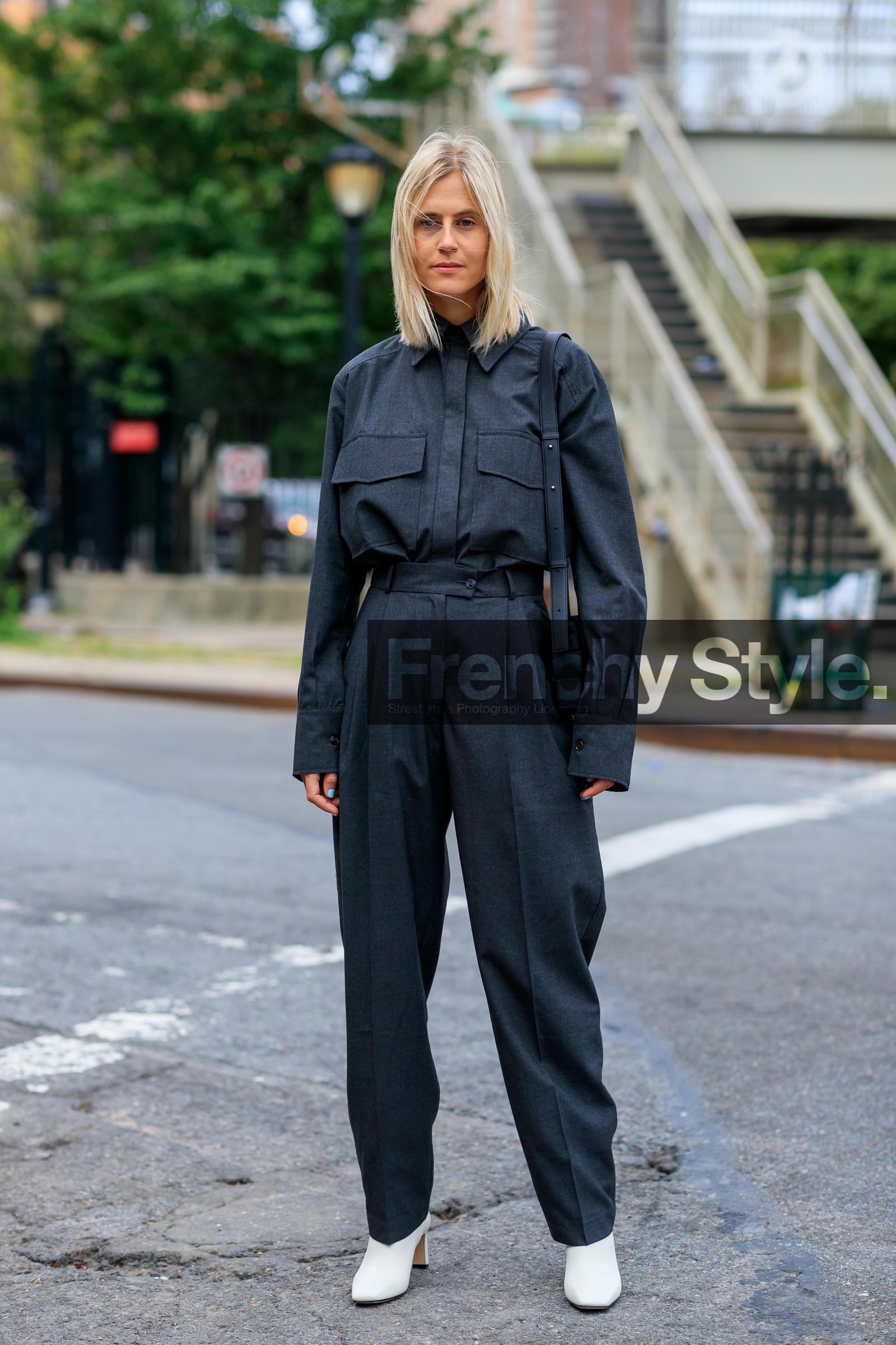 black bag, grey pants, grey shirt, high heels, high waist, leather bag, leather shoes, linda tol, trousers, tucked in, white shoes, street style, jonathan paciullo, FW, frenchystyle, fashion week, NEW YORK, NYFW, SPRING SUMMER 2020, SS 20, vertical, full length