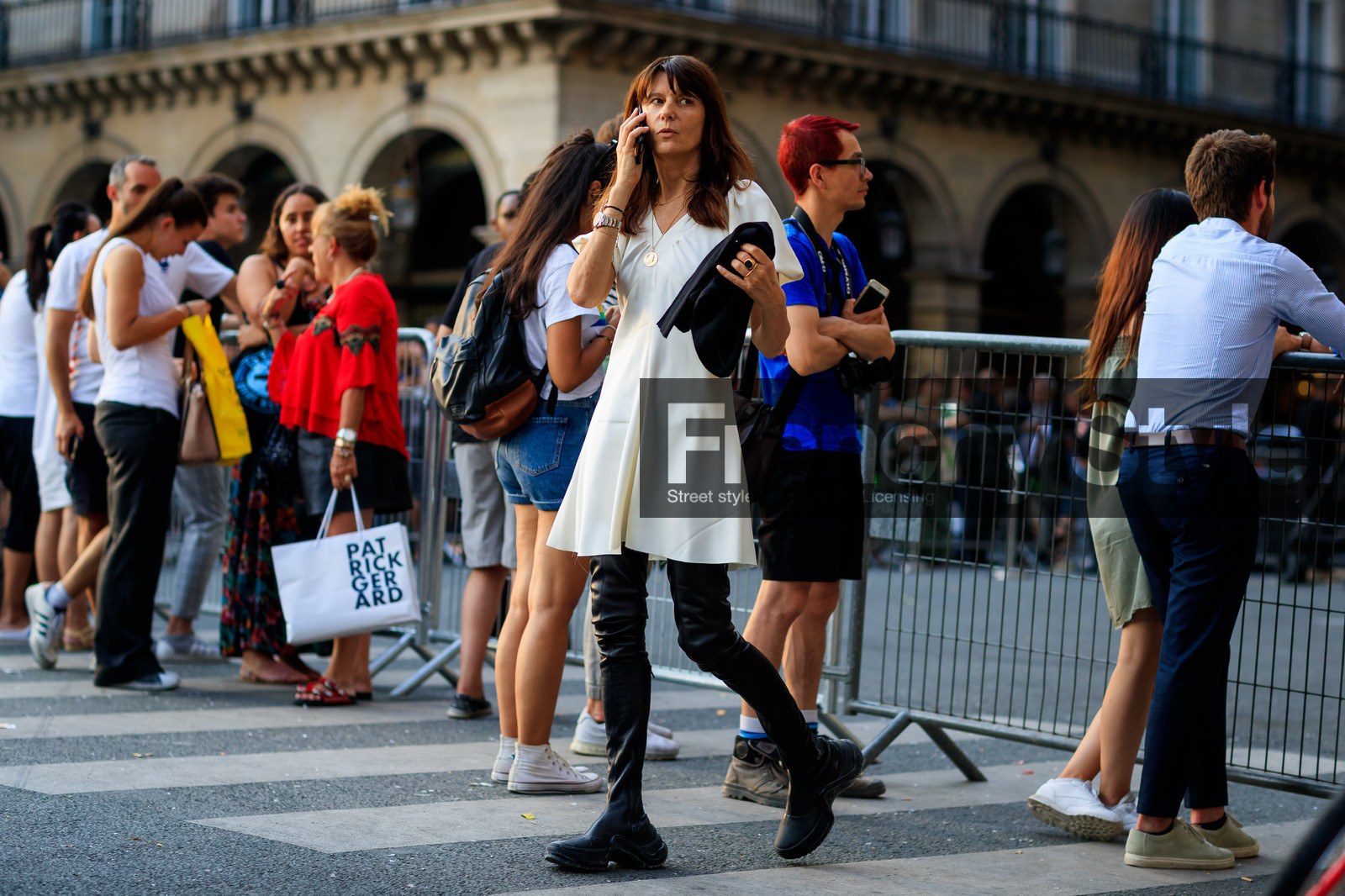 black bag, black shoes, high boots, leather bag, leather shoes, louis vuitton, white dress, fashion week, frenchystyle, FW, jonathan paciullo, street style, PFW, PARIS, atmosphere details, horizontal, full length, AUTUMN WINTER 2018-2019, FALL WINTER 2018-2019, FW 18-19
