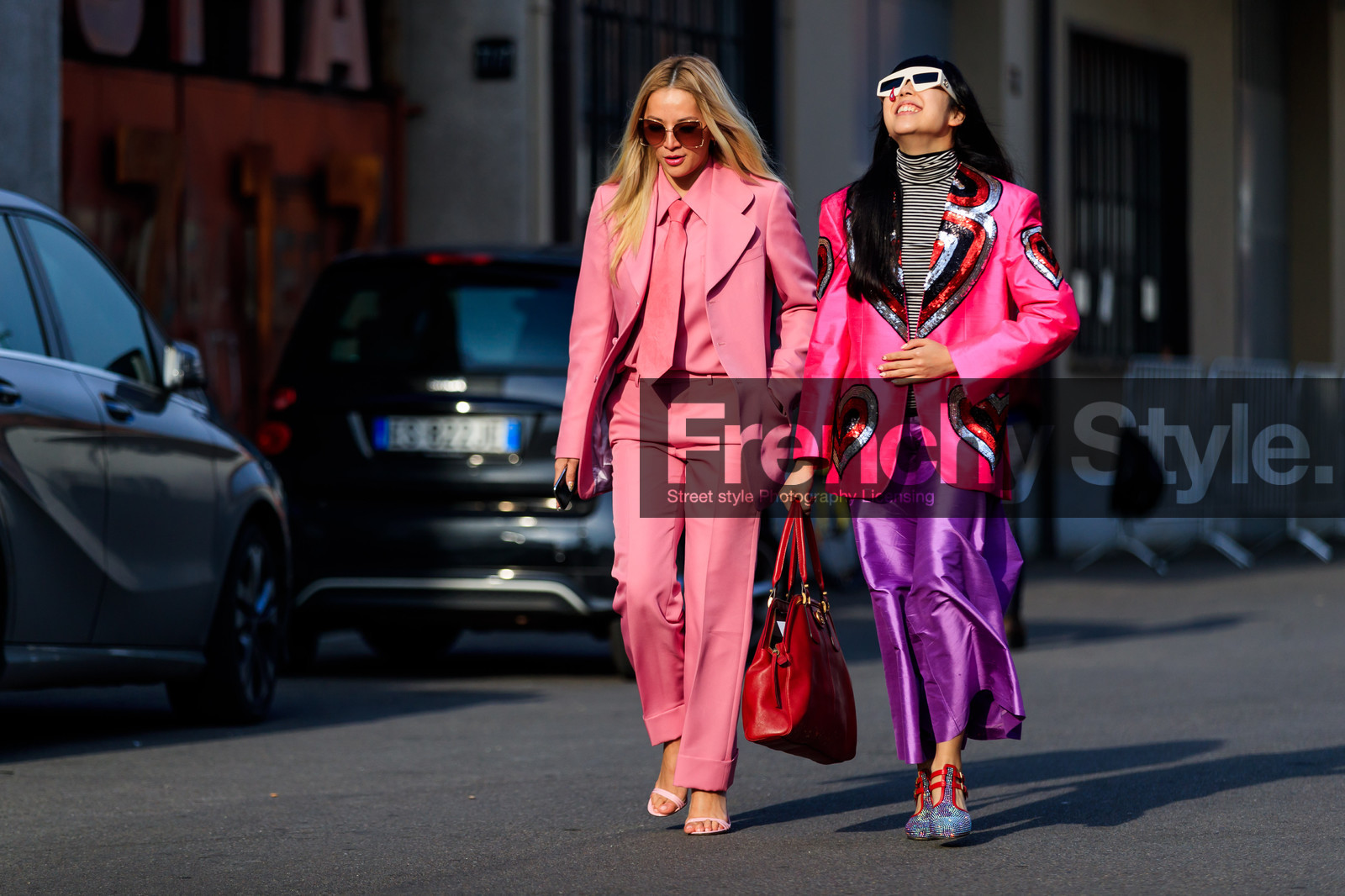 blazer, fun sunglasses, glitter, graphic jacket, gucci, high heels, leather bag, leather shoes, pink jacket, pink pants, pink shirt, pink shoes, pink suit, pink tie, printed jacket, purple pants, red bag, shiny shoes, striped top, sunglasses, tone on tone, total look pink, trousers, turtleneck sweater, fashion week, frenchystyle, FW, jonathan paciullo, street style, MFW, MILAN, AUTUMN WINTER 2018-2019, FALL WINTER 2018-2019, FW 18-19, horizontal, atmosphere details, full length, tina leung, susie lau