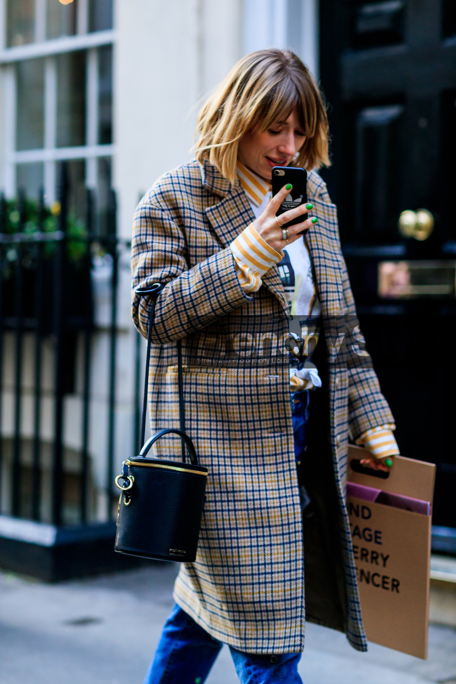 black bag, brown coat, checked, graphic jacket, houndstooth pattern, leather bag, plaid, printed jacket, printed t shirt, trousers, white t shirt, fashion week, frenchystyle, FW, jonathan paciullo, street style, LFW, LONDON, AUTUMN WINTER 2018-2019, AW 18-19, FALL WINTER 2018-2019, FW 18-19, vertical, full length