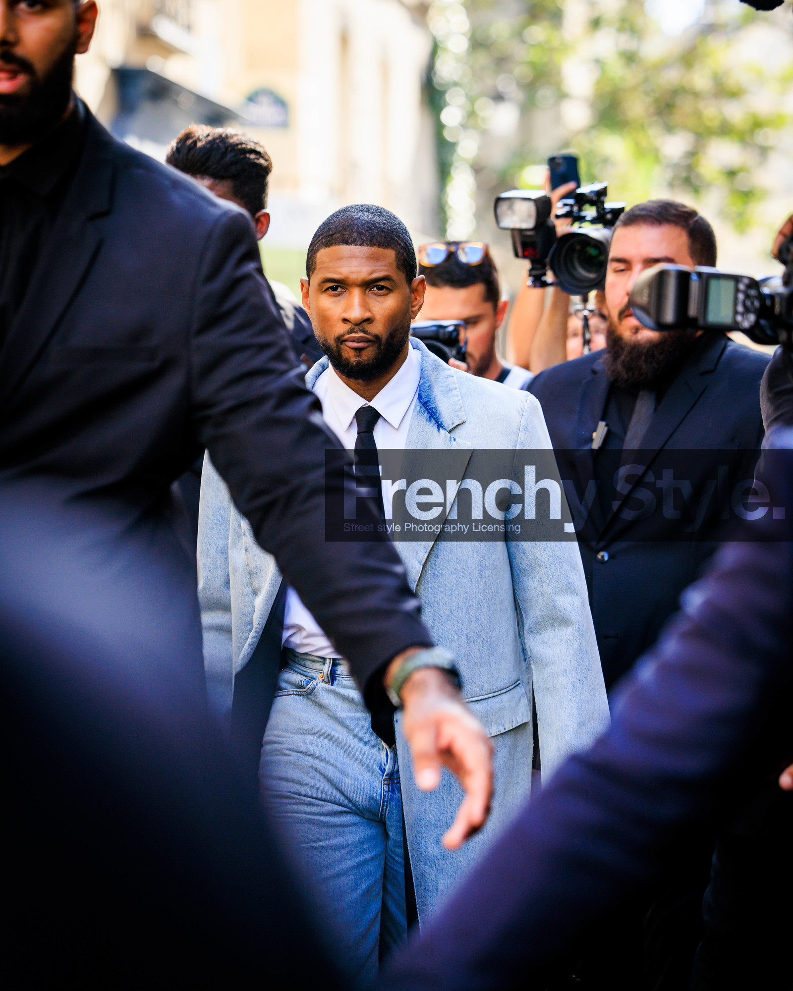 PARIS, PFW, fashion week, frenchystyle, FW, jonathan paciullo, street style, SPRING SUMMER 2024, SS 24, vertical, atmosphere details, detail