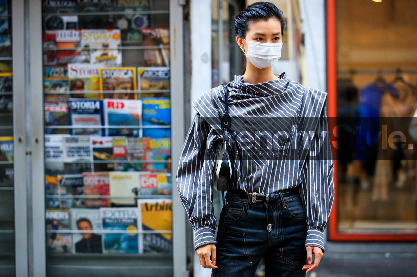black blouse, black jeans, black leather bag, white leather bag, bicolor bag, shoulder bag, prada bag, striped blouse, high collar blouse, isabel marant blouse, oversize shoulder, white blouse, dark grey blouse, black leather belt, cowboy belt, belted pants, covid face mask, street style, jonathan paciullo, FW, frenchystyle, fashion week, MFW, MILAN, SPRING SUMMER 2021, SS 21, horizontal, atmosphere details, detail, model