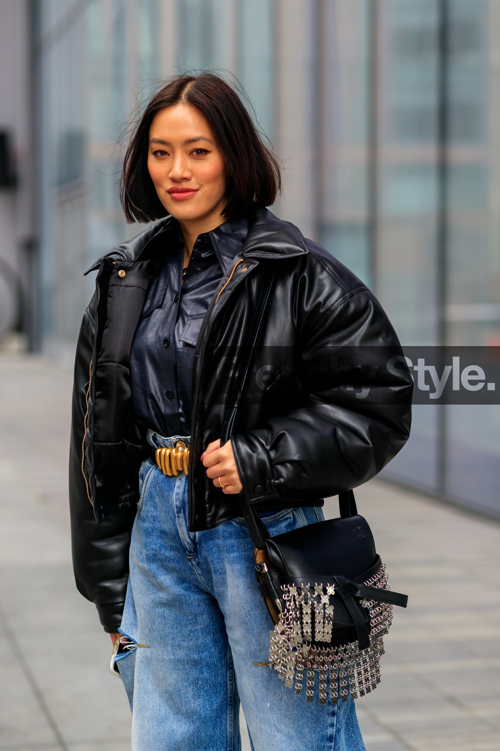 Tiffany Hsu, black leather coat, black leather shirt, black leather belt, black leather bag, golden buckle belt, loewe bag, strassed bag, down jacket, light blue jeans, flare jeans, high waist jeans, belted pants, cropped coat, fashion week, frenchystyle, FW, jonathan paciullo, street style, NYFW, NEW YORK, AUTUMN WINTER 2020-2021, FALL WINTER 2020-2021, FW 20-21, vertical, detail, atmosphere details