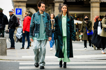 sunglasses, coperni bag, petrol green bag, pine green trench, satin trench, light green suit, flared pants, washed pants, black boots, black shoes, fishnet top, turquoise top, printed jacker, flower print jacket, alice & j.s, alice barbier, JS roques, street style, jonathan paciullo, FW, frenchystyle, fashion week, AUTUMN WINTER 2022-2023, FALL WINTER 2022_2023, FW 22-23, PFW, PARIS, horizontal, atmosphere details, full length