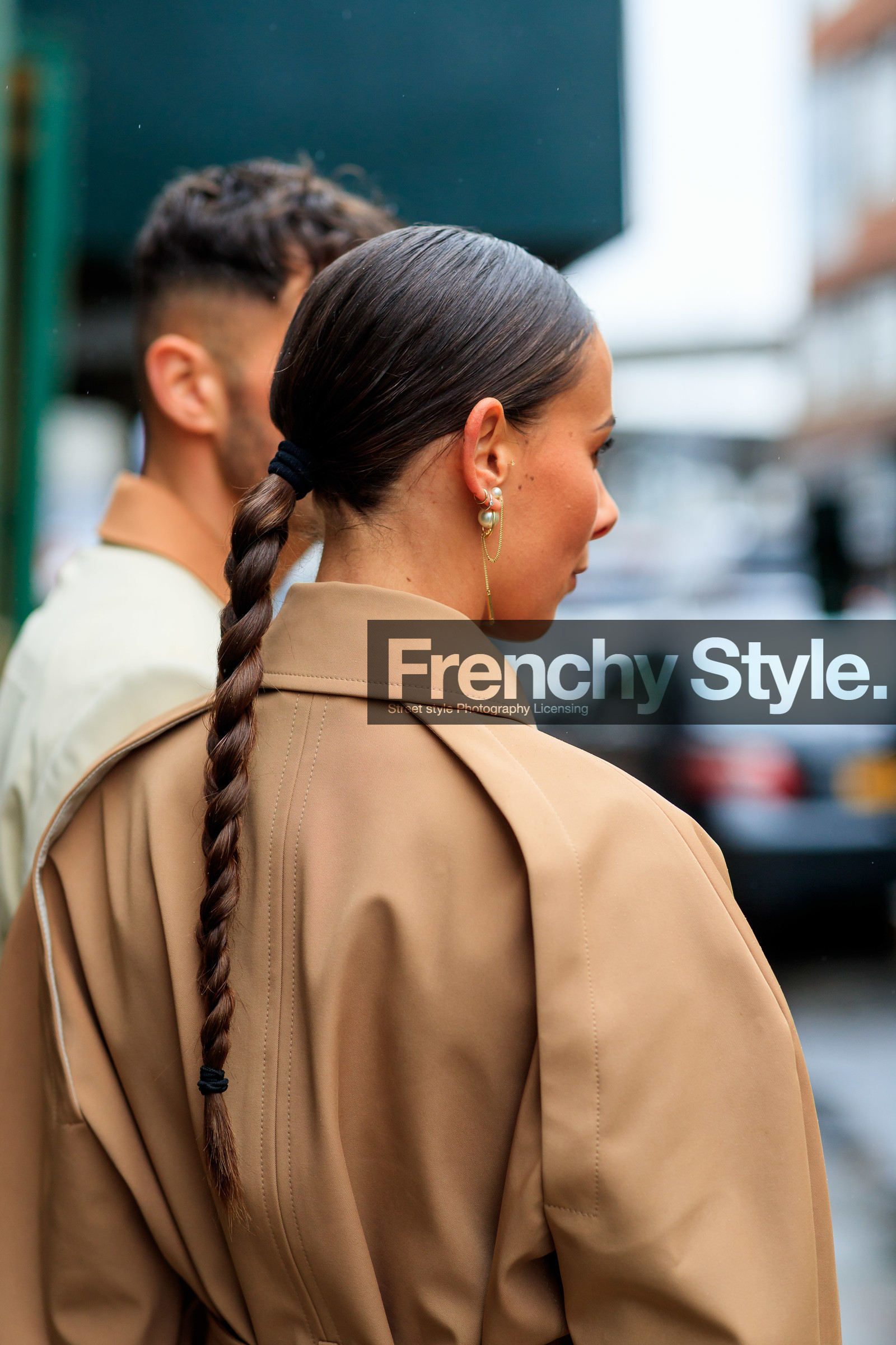 alice & j.s, alice barbier, JS roques, beige jacket, beige trench coat, plaited hair, balloon sleeves, back details, close up detail, multi earrings, golden earrings, dangling earrings, pearl earrings, fashion week, frenchystyle, FW, jonathan paciullo, street style, NYFW, NEW YORK, AUTUMN WINTER 2020-2021, FALL WINTER 2020-2021, FW 20-21, vertical, atmosphere details, detail