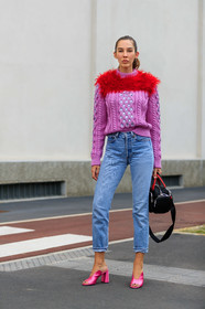 estelle pigault, pink pullover, feather details, feather details pullover, red feathers, strassed pullover, knitwear, light blue jeans, cropped jeans, denim, pink slippers, open toe shoes, high heels slippers, satin slippers, fashion week, frenchystyle, FW, jonathan paciullo, street style, MFW, MILAN, SPRING SUMMER 2020, SS 20
