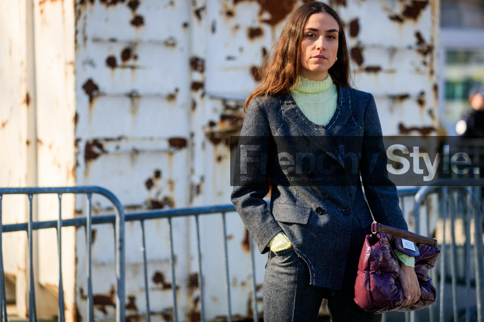 blazer, erika boldrin, grey jacket, grey pants, grey suit, leather bag, maison martin margiela, purple bag, trousers, yellow sweater, PARIS, PFW, street style, jonathan paciullo, FW, frenchystyle, fashion week, AUTUMN WINTER 2019-2020, AW 19-20, FALL WINTER 2019-2020, FW 19-20, horizontal, atmosphere details, detail