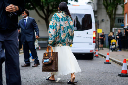 atmosphere details, black shoes, brown bag, embroidered shoes, fashion week, frenchystyle, full length, fur shoes, FW, graphic bag, green jacket, horizontal, jonathan paciullo, leather bag, leather shoes, LFW, LONDON, long dress, louis vuitton, monogram, pearls, printed bag, printed jacket, SPRING SUMMER 2018, SS 18, street style, white dress