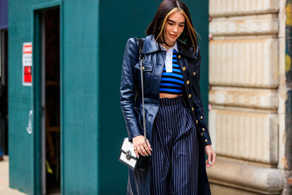 brittany xavier, michael kors jacket, michael kors jacket, michael kors look, navy blue leather jacket, navy blue pants, navy blue pullover, long jacket, striped pants, striped pullover, blue pullover, cropped pullover, high waist pants, carrot pants, polo collar pullover, golden button, multi button jacket, shoulder bag, silvered chain strap bag, black leather bag, white bag, loose pants, fashion week, frenchystyle, FW, jonathan paciullo, street style, NYFW, NEW YORK, AUTUMN WINTER 2020-2021, FALL WINTER 2020-2021, FW 20-21, horizontal, atmosphere details, detail