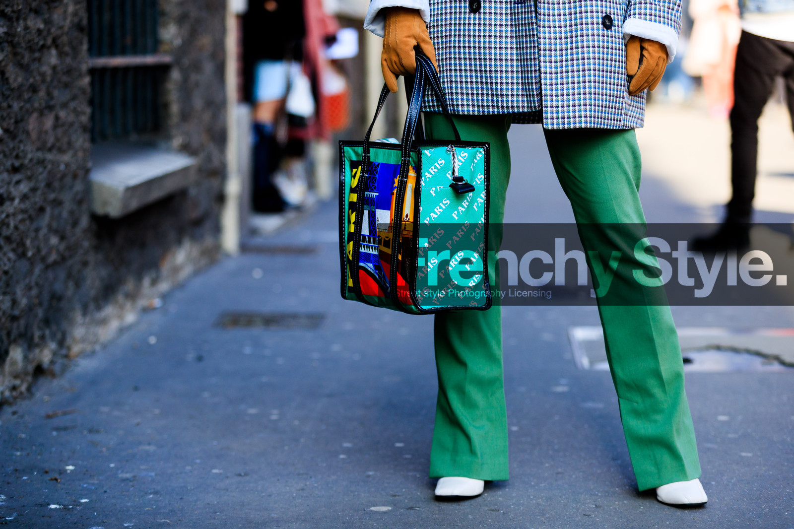balenciaga, brown gloves, checked, graphic bag, graphic jacket, green bag, green pants, high heels, leather bag, leather shoes, plaid, printed bag, printed jacket, trousers, white boots, street style, jonathan paciullo, FW, frenchystyle, fashion week, PFW, PARIS, AUTUMN WINTER 2018-2019, FALL WINTER 2018-2019, FW 18-19, horizontal, atmosphere details