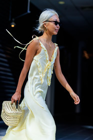 atmosphere details, basket, detail, dyed hair, earrings, fashion week, frenchystyle, FW, jonathan paciullo, necklace, NEW YORK, NYFW, SPRING SUMMER 2018, SS 18, street style, sunglasses, vanessa hong, vertical, yellow dress
