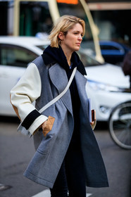 grey coat, trousers, street style, jonathan paciullo, FW, frenchystyle, fashion week, MFW, MILAN, AUTUMN WINTER 2019-2020, AW 19-20, FALL WINTER 2019-2020, FW 19-20, vertical, atmosphere details, detail