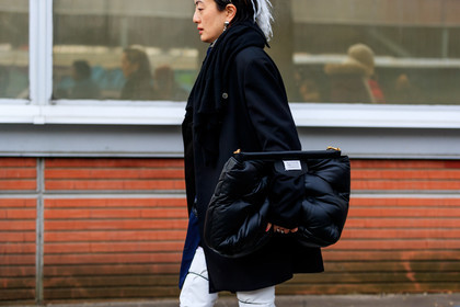 black bag, black jacket, black scarf, earrings, leather bag, maison martin margiela, trousers, fashion week, frenchystyle, FW, jonathan paciullo, street style, PFW, PARIS, AUTUMN WINTER 2018-2019, FALL WINTER 2018-2019, FW 18-19, horizontal, atmosphere details