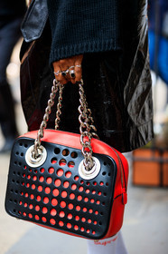 atmosphere details, black skirt, black sweater, detail, fashion week, frenchystyle, FW, jan-michael quammie, jonathan paciullo, leather bag, leather skirt, NEW YORK, NYFW, oversize, red bag, rings, SPRING SUMMER 2018, SS 18, street style, sunglasses, vertical, vinyl