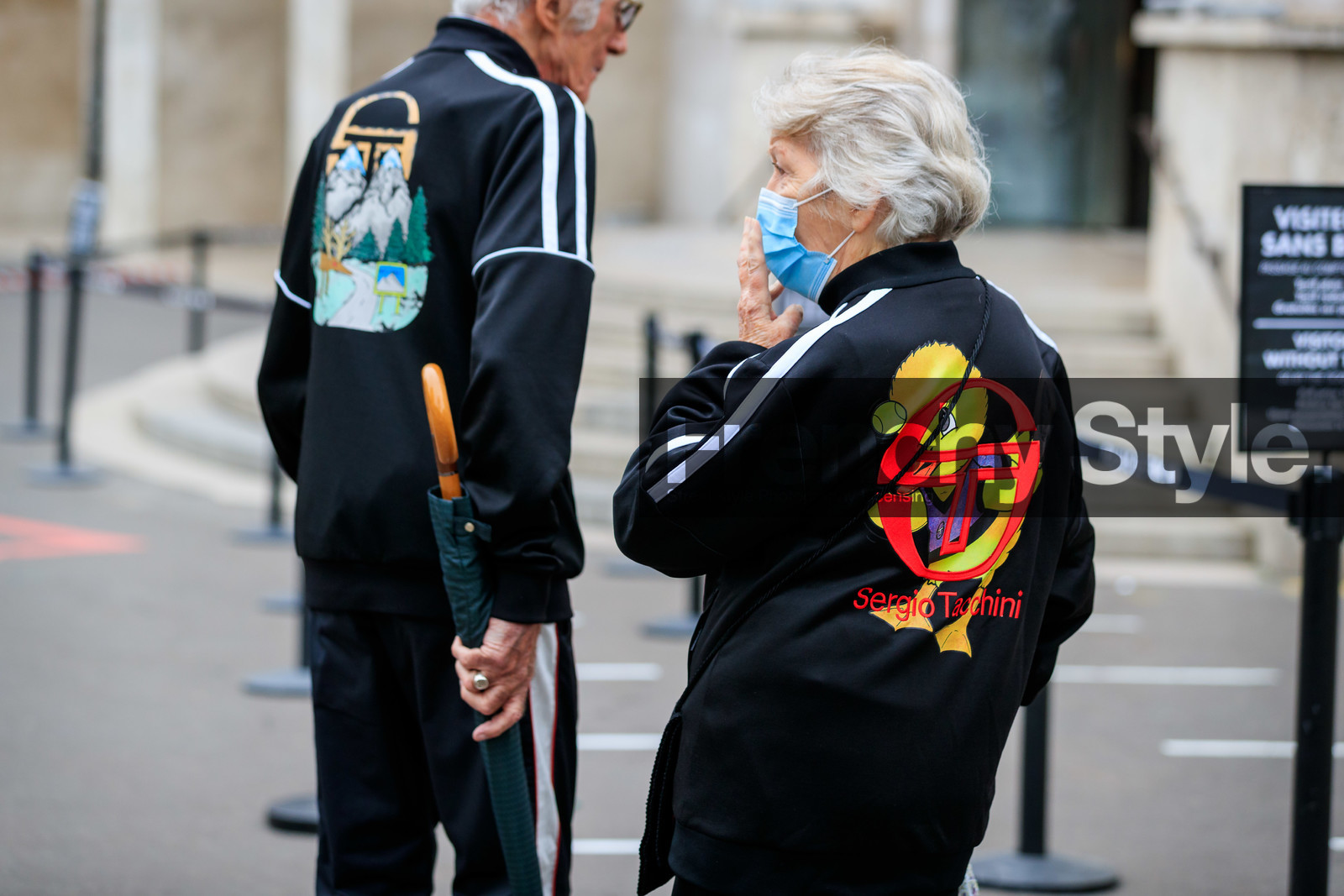 black cardigan, sportswear, sportswear jacket, sportswear cardigan, back details, printed jacket, printed cardigan, sergio tacchini jacket, fashion week, frenchystyle, FW, jonathan paciullo, street style, PFW, PARIS, SPRING SUMMER 2022, SS 22, horizontal, atmosphere details, detail