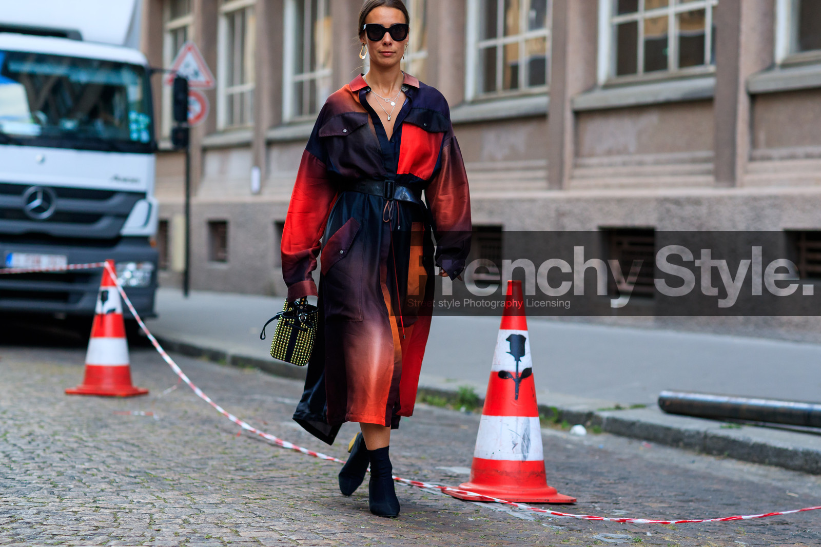 alice & j.s, atmosphere details, black, black bag, black belt, black boots, fashion week, frenchystyle, full length, FW, graphic bag, graphic dress, high boots, high heels, horizontal, jonathan paciullo, leather bag, leather gloves, leather shoes, MENSWEAR, PARIS, PFW, printed bag, printed dress, red, red dress, SPRING SUMMER 2018, SS 18, street style, white