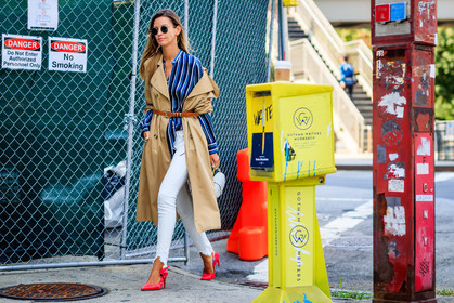 atmosphere details, blue shirt, brown belt, Clara Racz, denim pants, fashion week, frenchystyle, full length, FW, graphic shirt, high heels, horizontal, jeans, jonathan paciullo, leather bag, leather belt, leather shoes, NEW YORK, NYFW, off the shoulder, printed shirt, red shoes, SPRING SUMMER 2018, SS 18, street style, striped shirt, sunglasses, trench coat, trousers, white bag, white denim