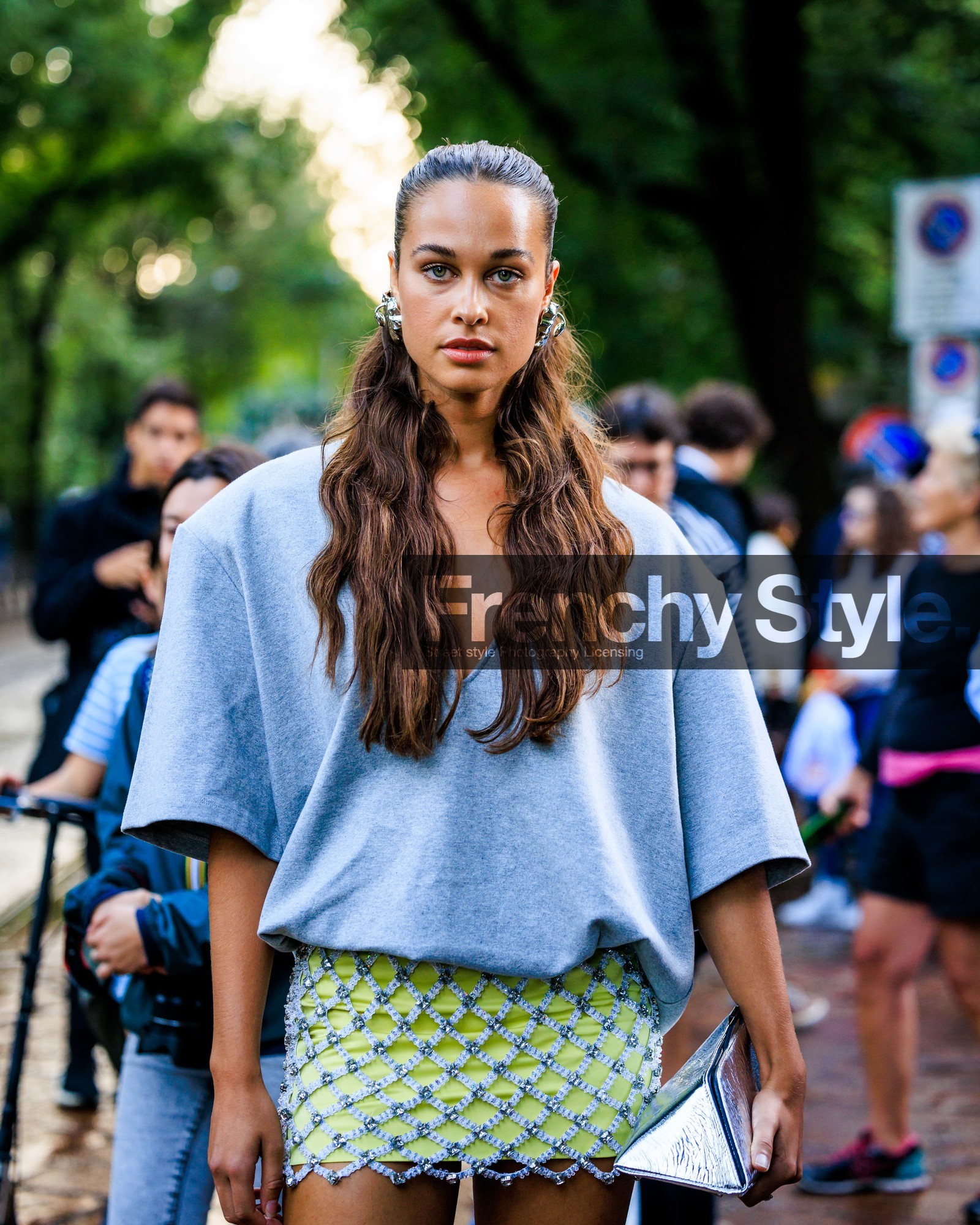 MILAN, MFW, frenchystyle, fashion week, FW, jonathan paciullo, street style, SPRING SUMMER 2024, SS 24, vertical, atmosphere details, detail