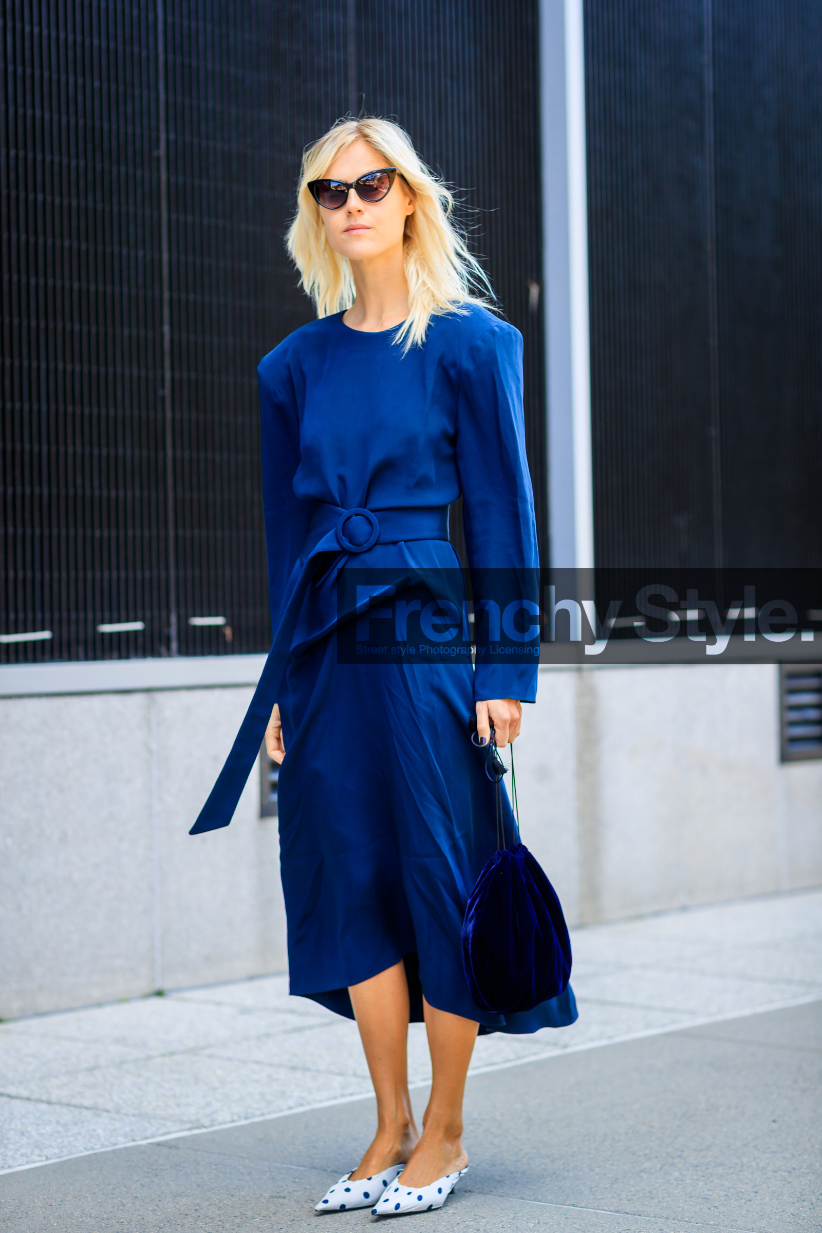 blue bag, blue dress, fashion week, frenchystyle, full length, FW, jonathan paciullo, linda tol, long dress, NEW YORK, NYFW, polka dot, printed shoes, SPRING SUMMER 2018, SS 18, street style, sunglasses, velvet, vertical, white shoes