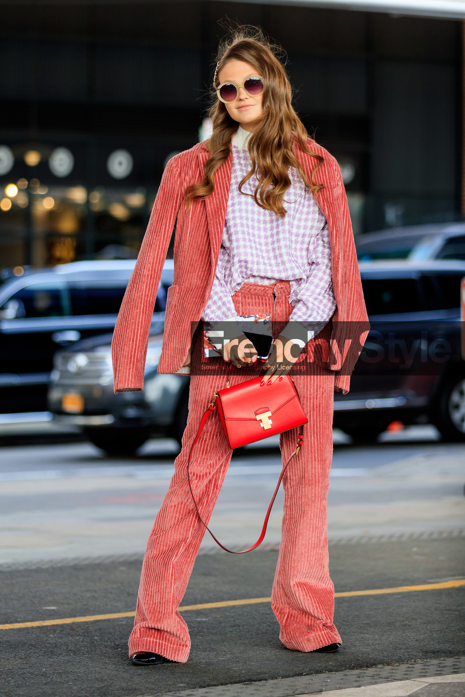 checked, corduroy, houndstooth pattern, leather bag, over the shoulder, pink jacket, pink pants, pink suit, plaid, purple sweater, red bag, sunglasses, tory burch, trousers, street style, jonathan paciullo, frenchystyle, NYFW, NEW YORK, AUTUMN WINTER 2019-2020, AW 19-20, FALL WINTER 2019-2020, FW 19-20, fashion week, FW, vertical, full length
