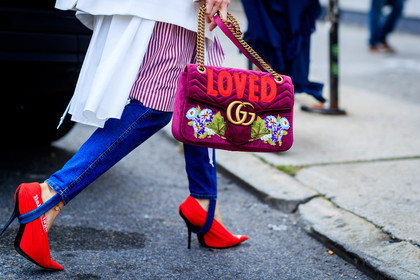 atmosphere details, back detail, balenciaga, blue denim, denim pants, detail, fashion week, floral, flowers, frenchystyle, FW, gucci, high heels, horizontal, jeans, jonathan paciullo, leather bag, leather shoes, NEW YORK, NYFW, printed bag, printed shoes, purple bag, red shoes, SPRING SUMMER 2018, SS 18, street style, trousers, velvet