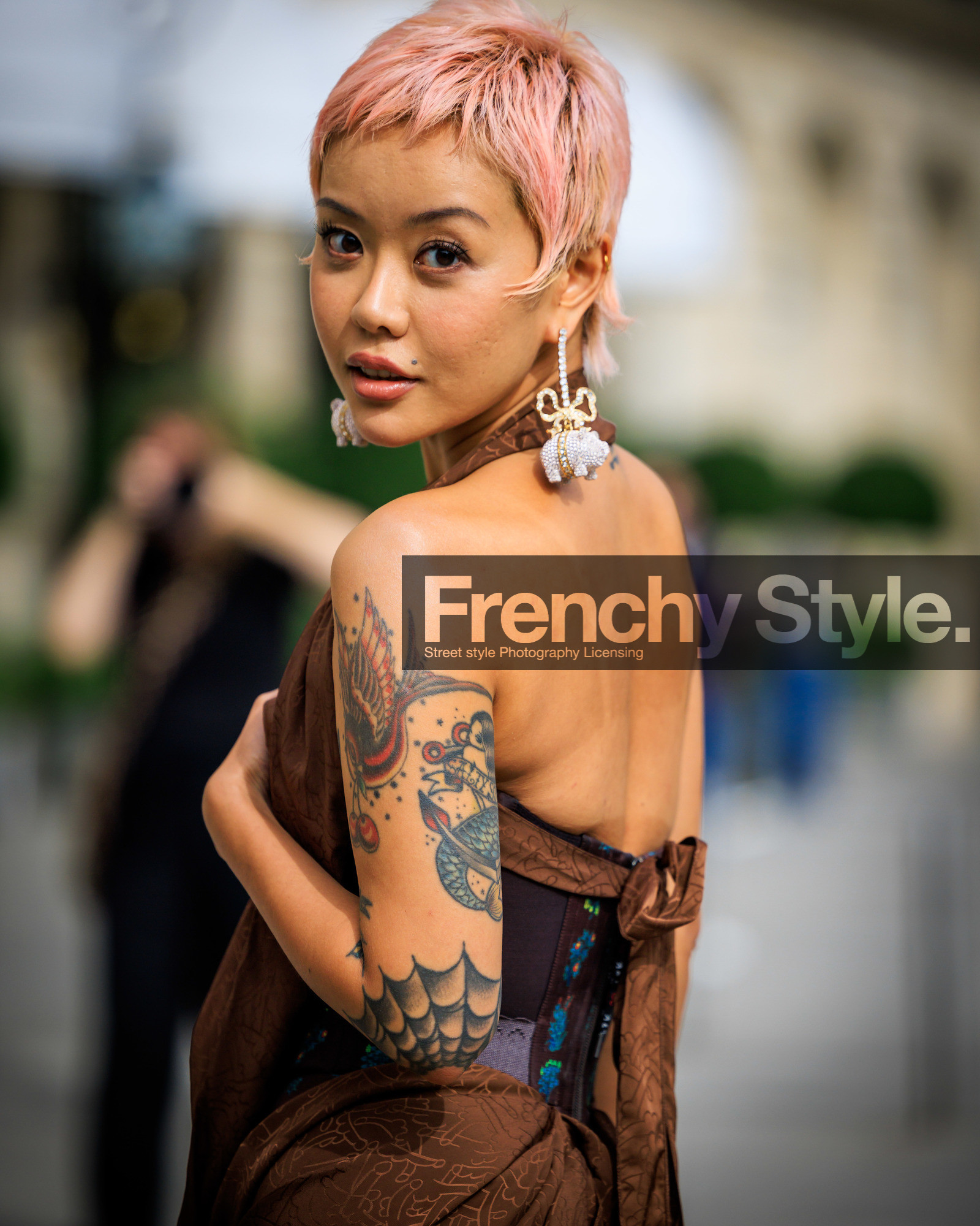 PARIS, PFW, fashion week, frenchystyle, FW, jonathan paciullo, street style, SPRING SUMMER 2024, SS 24, vertical, atmosphere details, detail