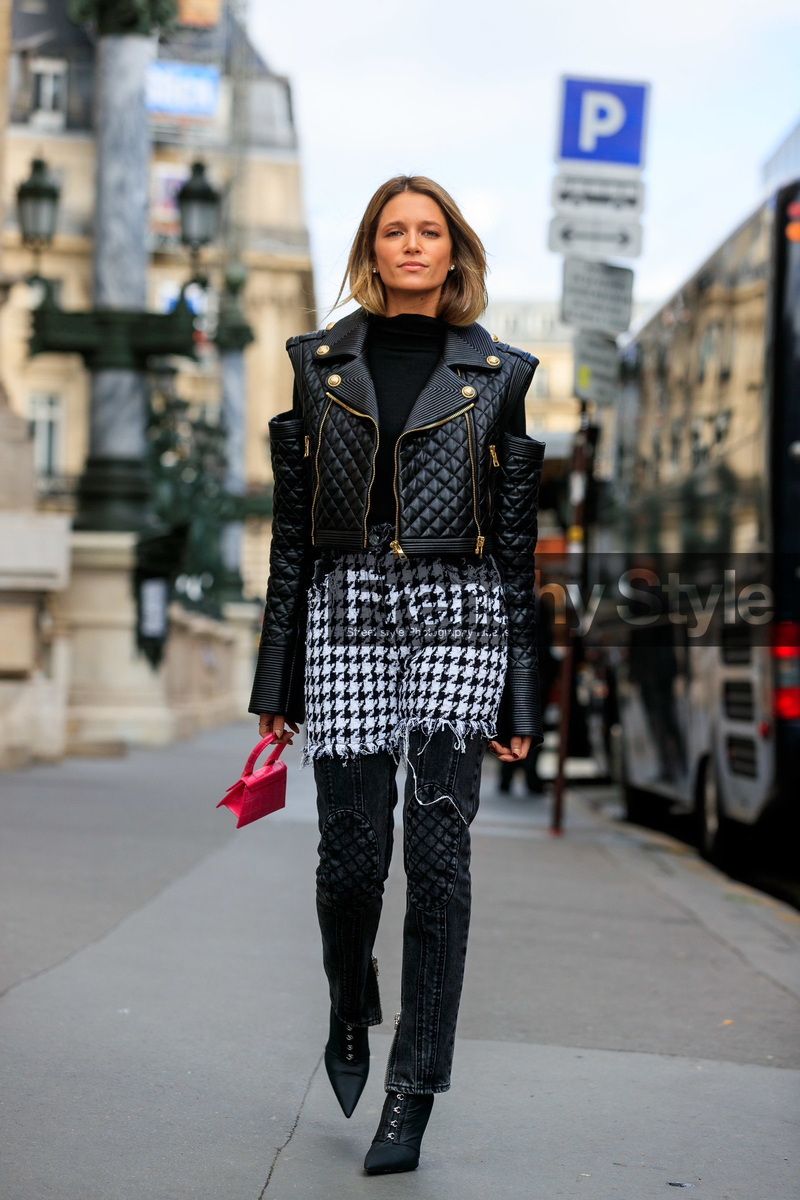 helena bordon, black leather jacket, black leather perfecto, quilted jacket, balmain jacket, balmain pants, balmain look, black jeans, houndstooth printed pants, tweed pants, black pants, white pants, used pants, pink leather bag, mini bag, jacquemus bag, sharp end boots, black boots, balmain shoes, fashion week, frenchystyle, FW, jonathan paciullo, street style, SPRING SUMMER 2020, SS 20, PFW, PARIS, vertical, full length