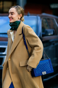 hannah baxter, beige coat, green scarf, silk scarf, white shirt, piercing, red lipstick, navy blue leather bag, chanel bag, quilted bag, fashion week, frenchystyle, FW, jonathan paciullo, street style, AUTUMN WINTER 2020-2021, FALL WINTER 2020-2021, FW 20-21, vertical, atmosphere details, detail, NYFW, NEW YORK