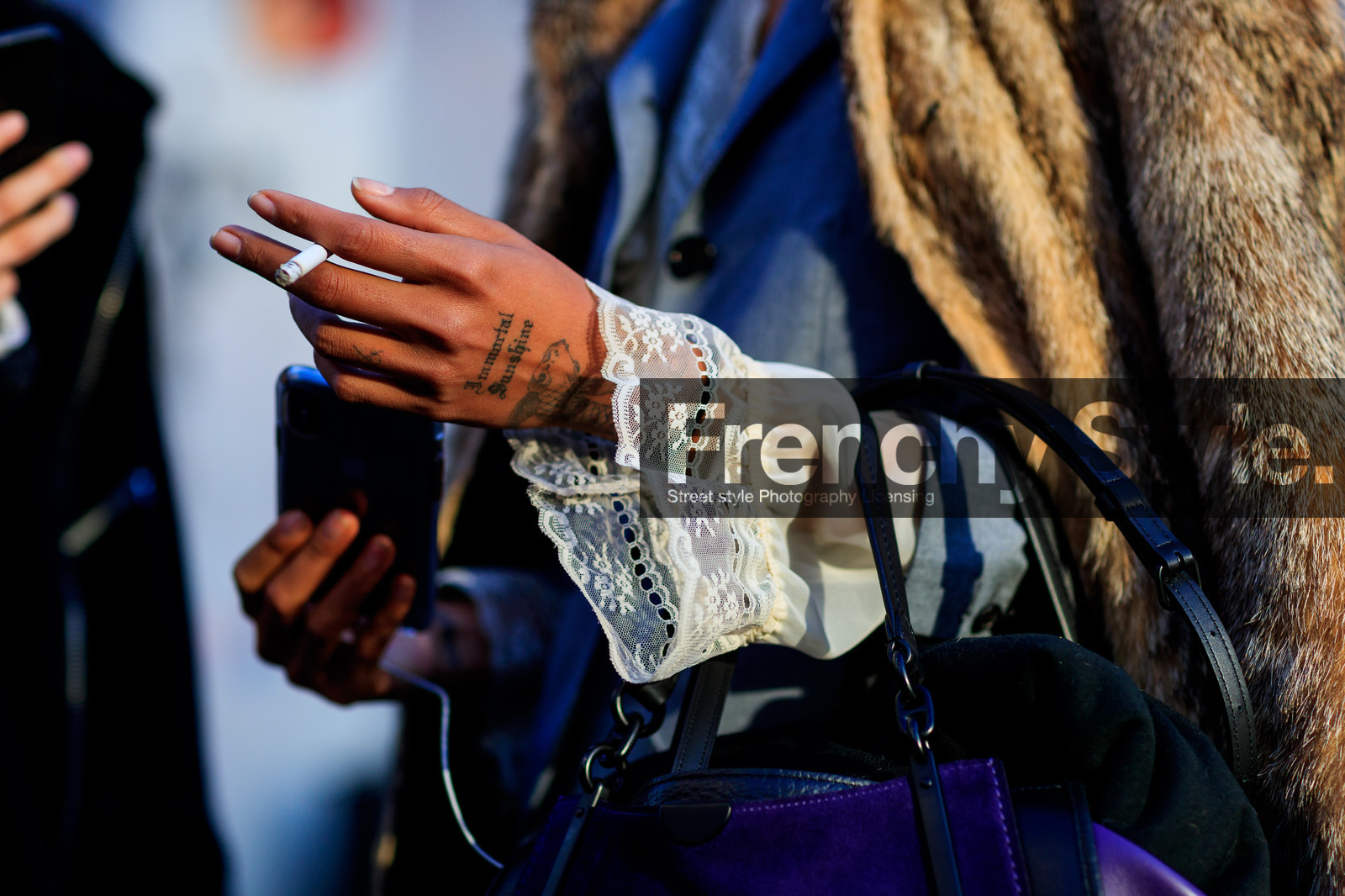 Fur coat, leather bag, natural fur, over the shoulder, purple bag, tattoos, white shirt, street style, jonathan paciullo, FW, frenchystyle, fashion week, LFW, LONDON, AUTUMN WINTER 2018-2019, AW 18-19, FALL WINTER 2018-2019, FW 18-19, horizontal, atmosphere details, detail, model