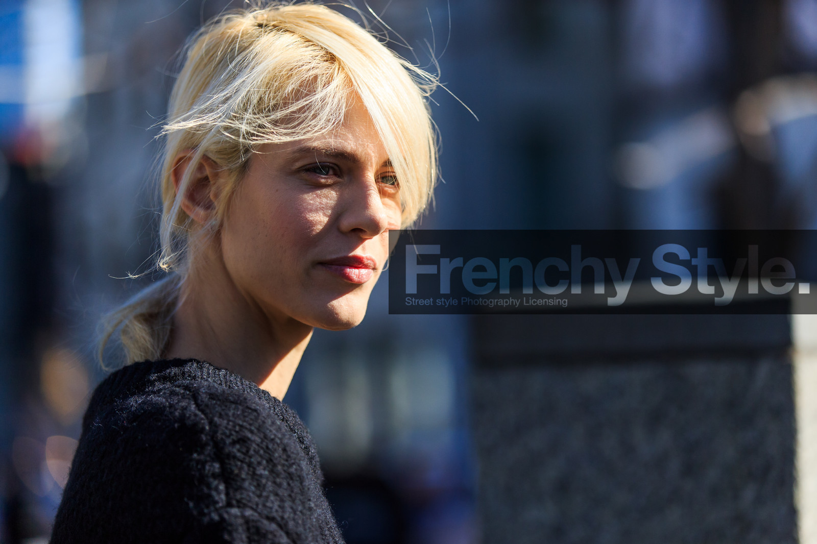 atmosphere details, AUTUMN WINTER 2016-2017, AW 16-17, aymeline valade, black sweater, blond hair, detail, fashion week, frenchystyle, FW, FW 16-17, horizontal, jonathan paciullo, model, NEW YORK, NYFW, street style, woman