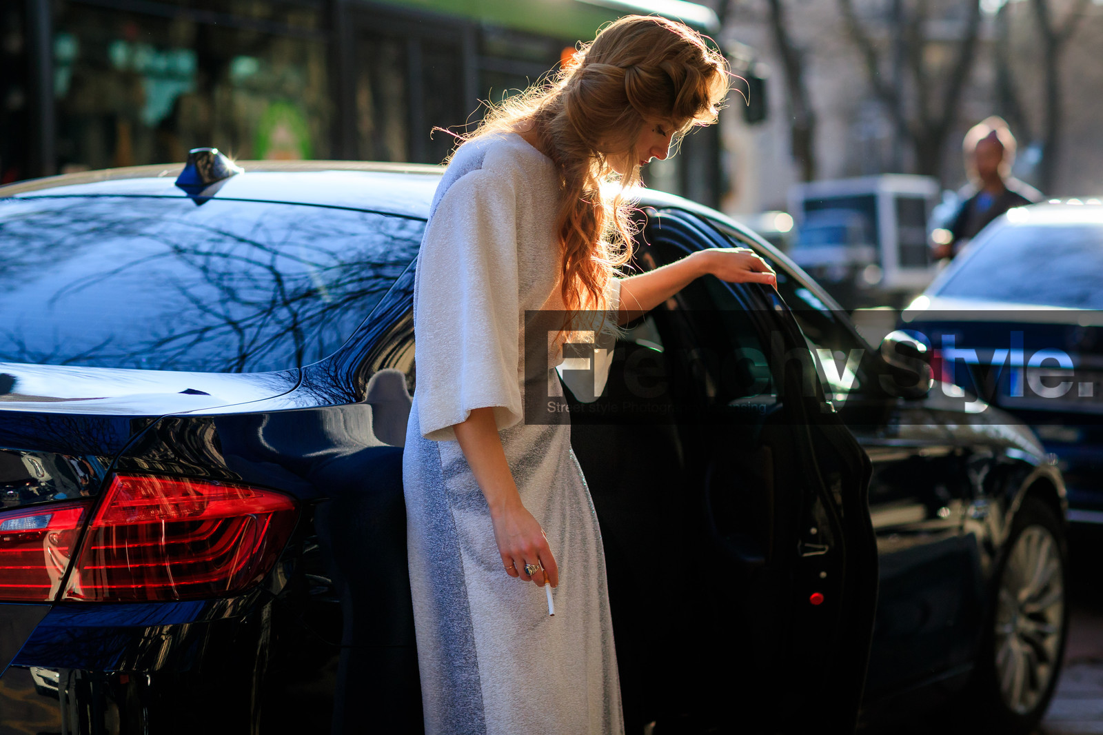 atmosphere details, AUTUMN WINTER 2017-2018, AW 17-18, detail, FALL WINTER 2017-2018, fashion week, frenchystyle, FW, FW 17-18, horizontal, jonathan paciullo, long dress, long hair, MFW, MILAN, shiny dress, street style, white dress