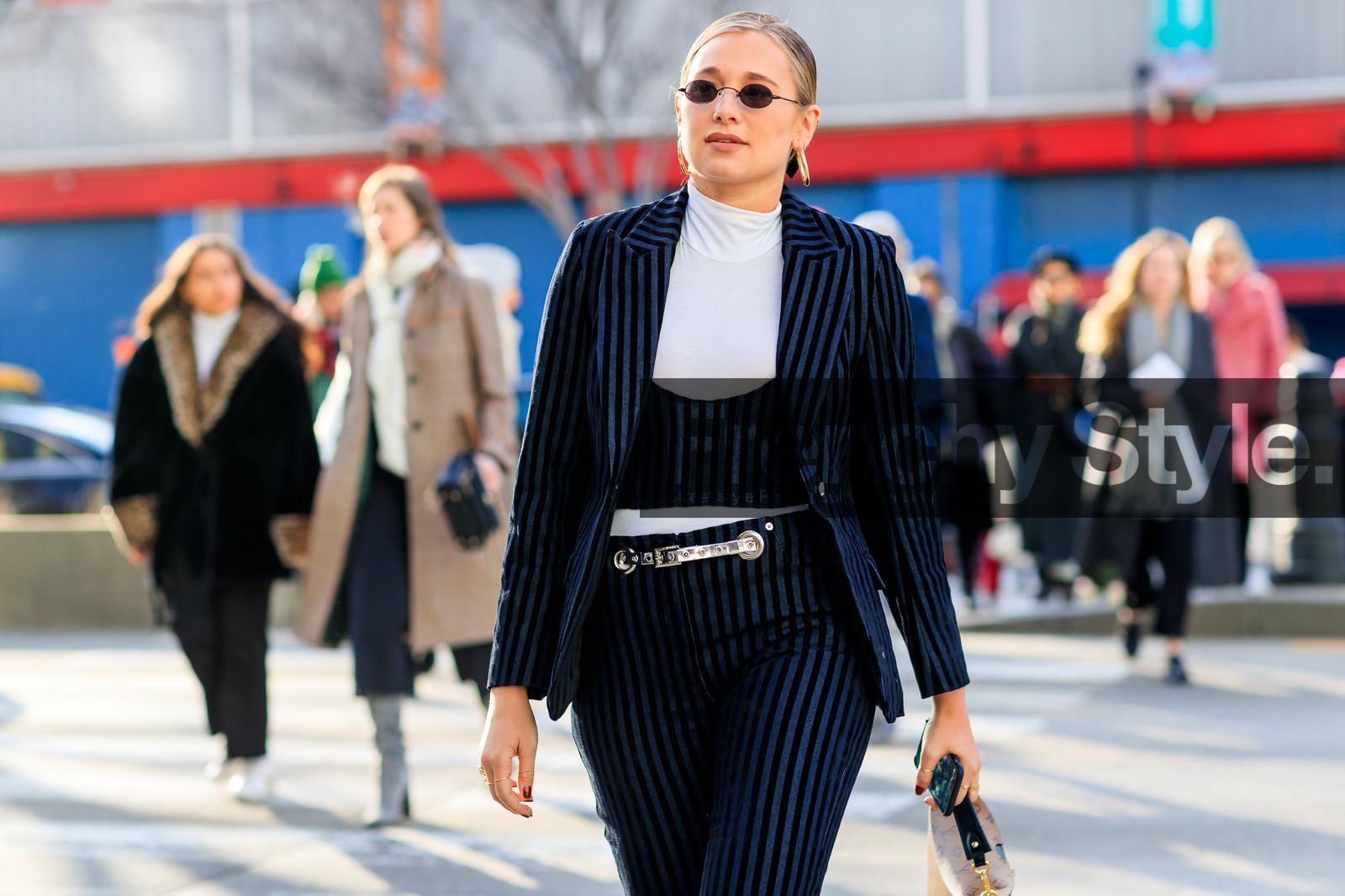 blue jacket, blue pants, earrings, graphic jacket, graphic pants, printed jacket, printed pants, striped jacket, striped pants, sunglasses, trousers, white sweater, street style, jonathan paciullo, FW, frenchystyle, fashion week, NYFW, NEW YORK, AUTUMN WINTER 2018-2019, AW 18-19, FALL WINTER 2018-2019, FW 18-19, atmosphere details, horizontal, detail, danielle bernstein