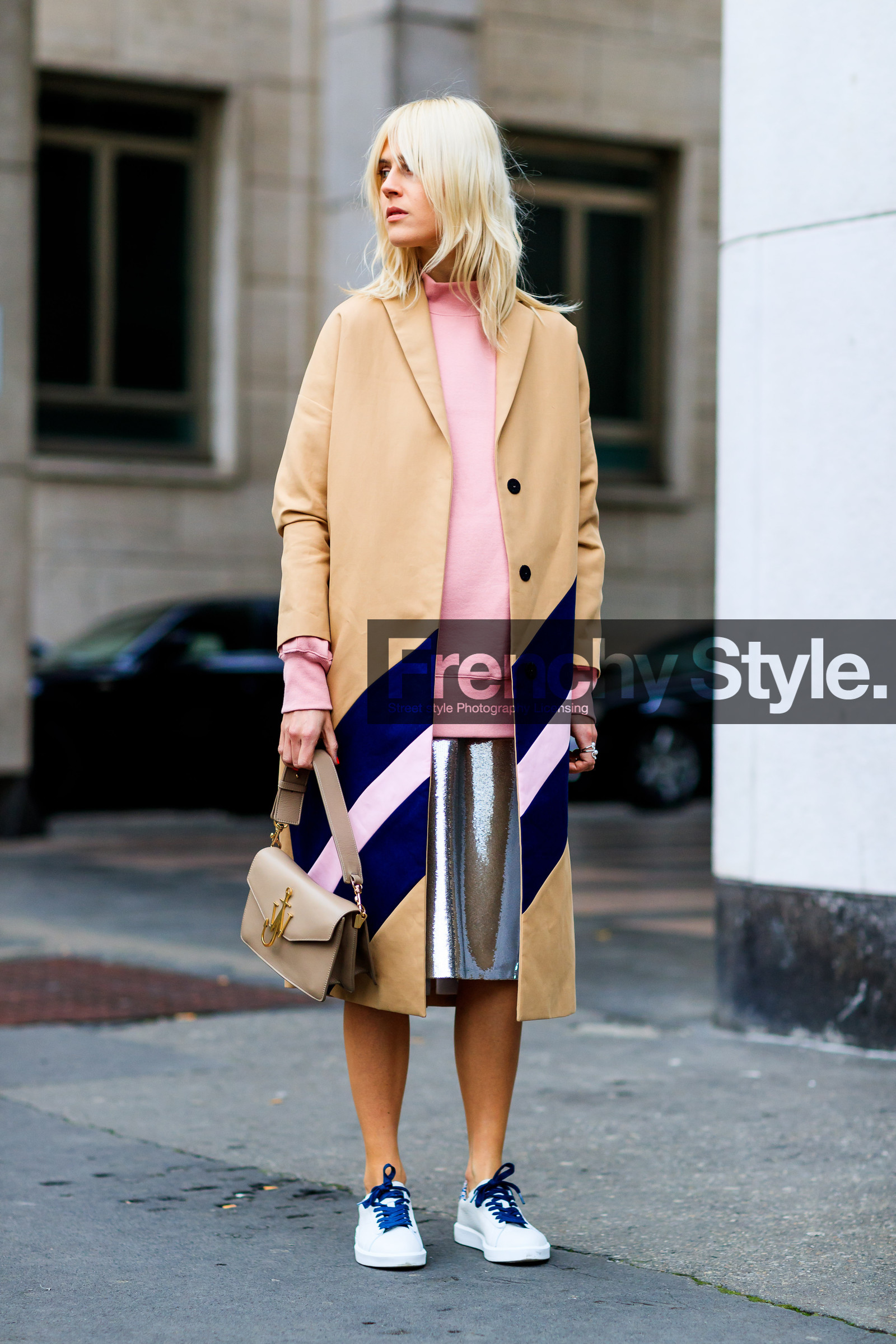 adidas, AUTUMN WINTER 2017-2018, AW 17-18, beige bag, beige coat, FALL WINTER 2017-2018, fashion week, frenchystyle, full length, FW, FW 17-18, graphic coat, graphic jacket, jonathan paciullo, jw anderson, leather bag, leather shoes, linda tol, MFW, MILAN, pink sweater, printed coat, printed jacket, shiny skirt, silver skirt, stan smith, street style, vertical, white sneakers